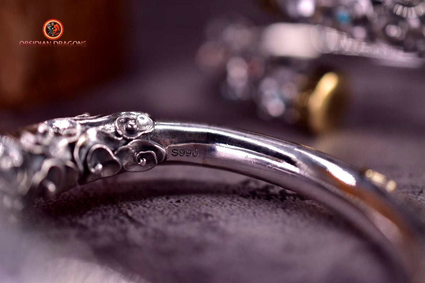 Bracelet manchette ethnique argent massif. Protection du roi singe. Baton de sun wu kong - obsidian dragon