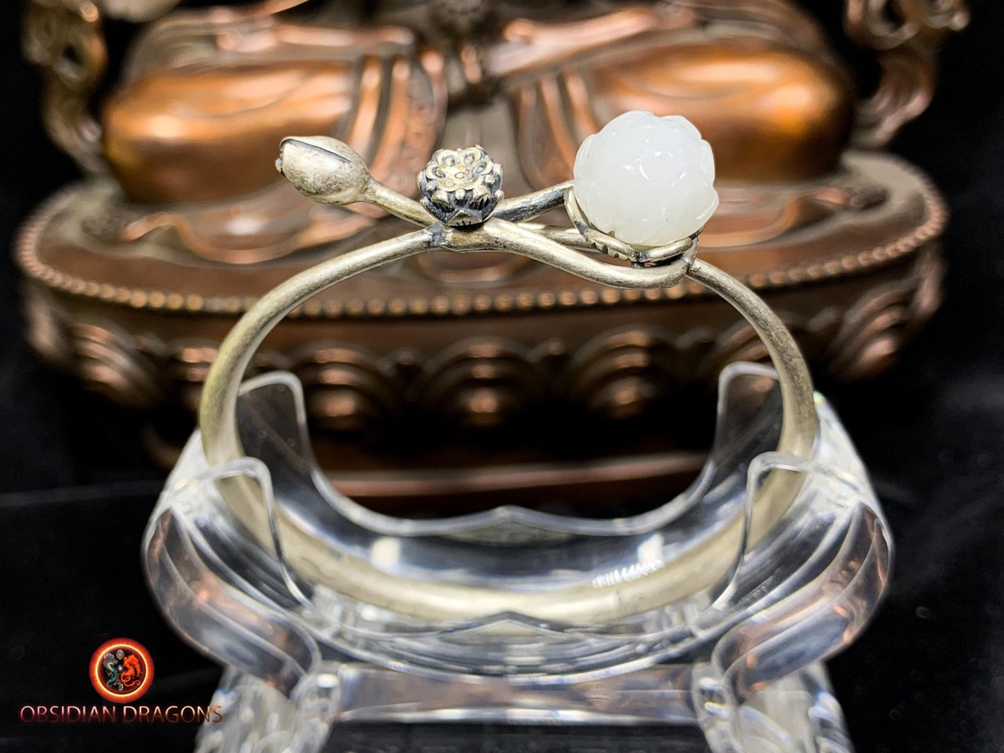 bracelet manchette ethnique- fleurs de lotus- argent- jade néphrite.