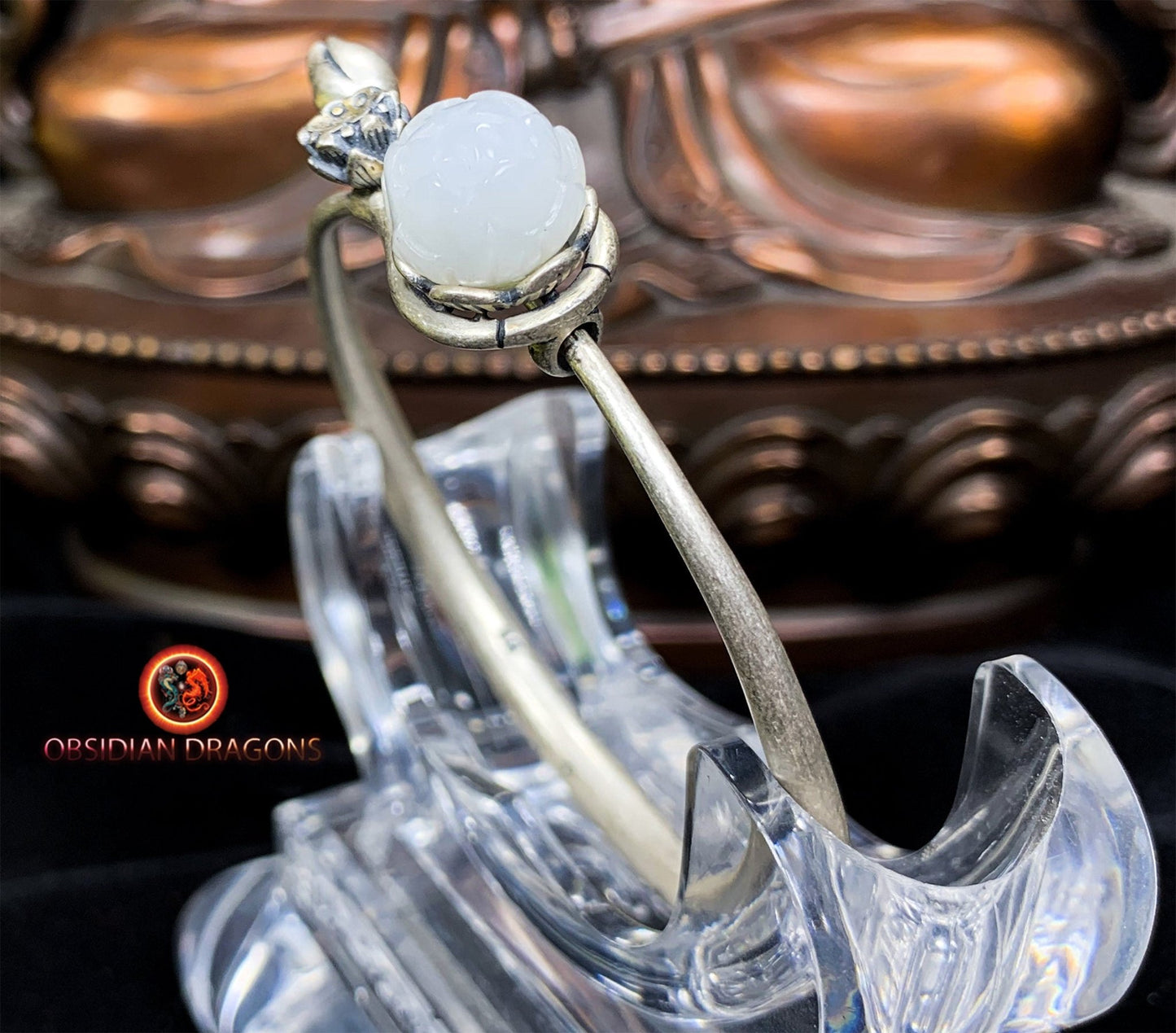 bracelet manchette ethnique- fleurs de lotus- argent- jade néphrite.