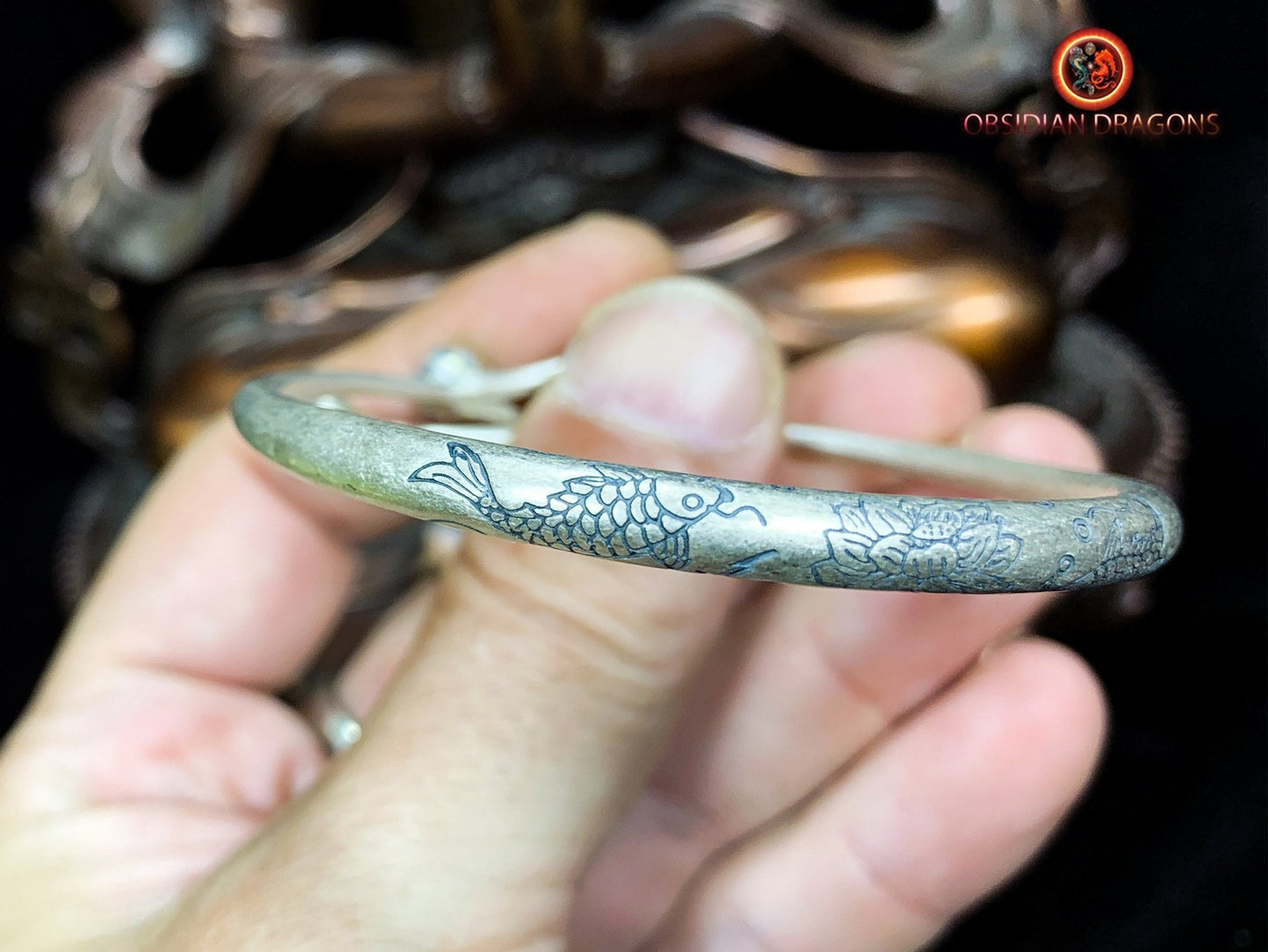 bracelet manchette ethnique- fleurs de lotus- argent- jade néphrite.