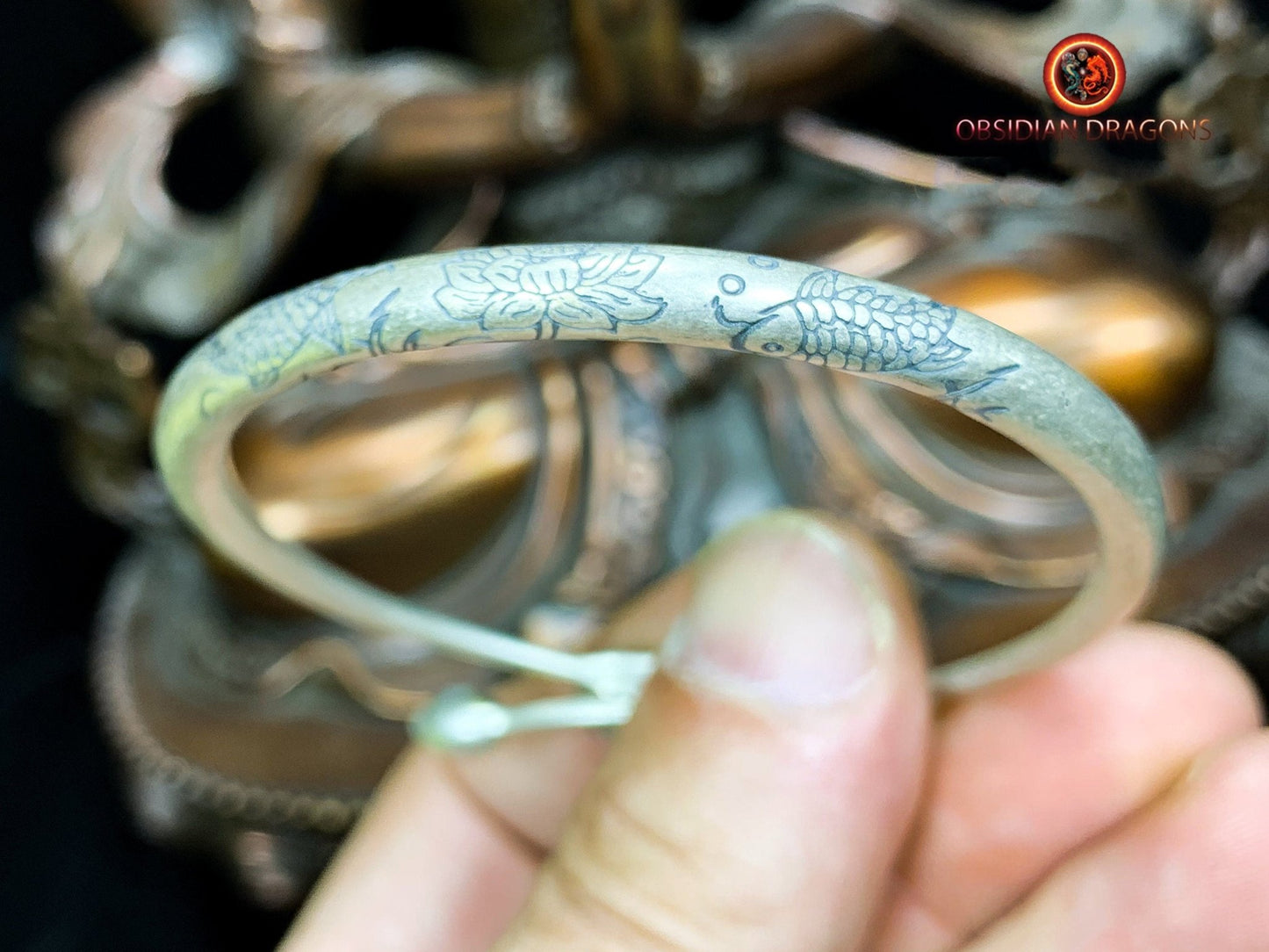 bracelet manchette ethnique- fleurs de lotus- argent- jade néphrite.