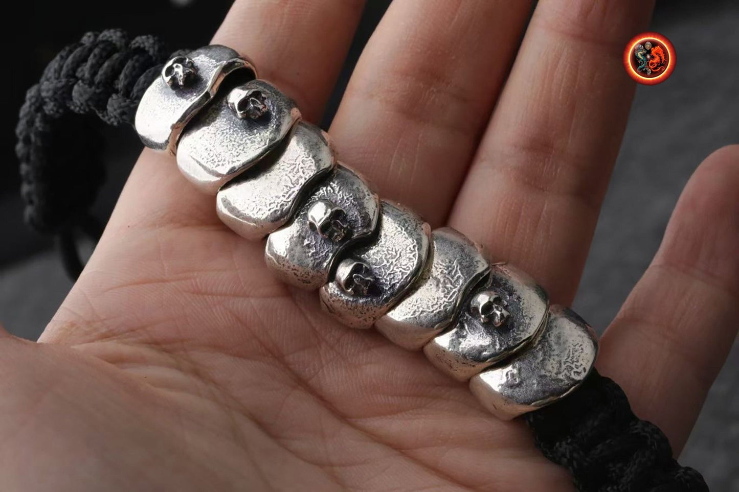 Bracelet cranes, skull. argent 925 poinçonné, Tressé avec de la corde pour parachute ultra resistante, fermoir coulissant reglable - obsidian dragon