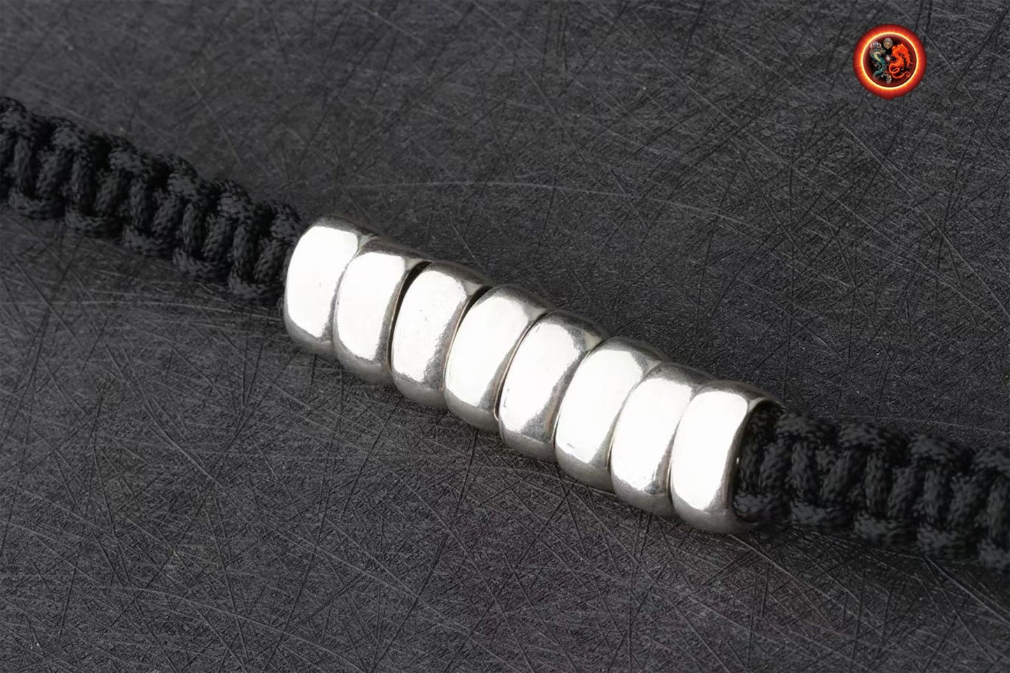 Bracelet cranes, skull. argent 925 poinçonné, Tressé avec de la corde pour parachute ultra resistante, fermoir coulissant reglable - obsidian dragon