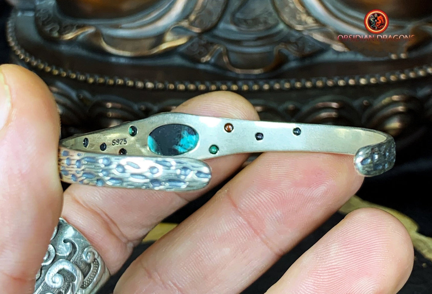 Bracelet manchette tibétain- argent 925 et gemmes