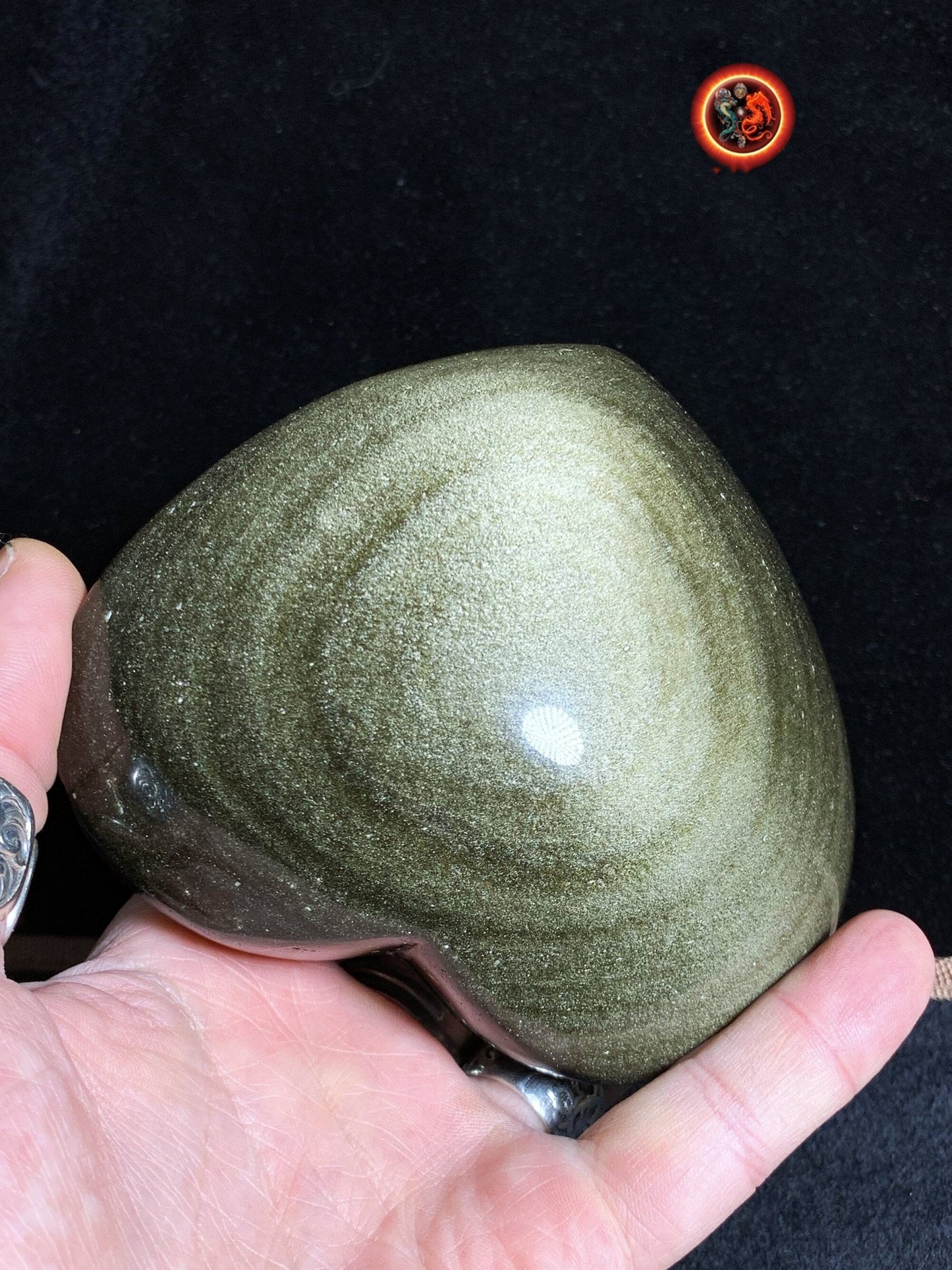 Grand coeur en obsidienne dorée. Originaire du Mexique. Qualité A+ Dimensions de 105/111/48mm poids de 0,583kg - obsidian dragon