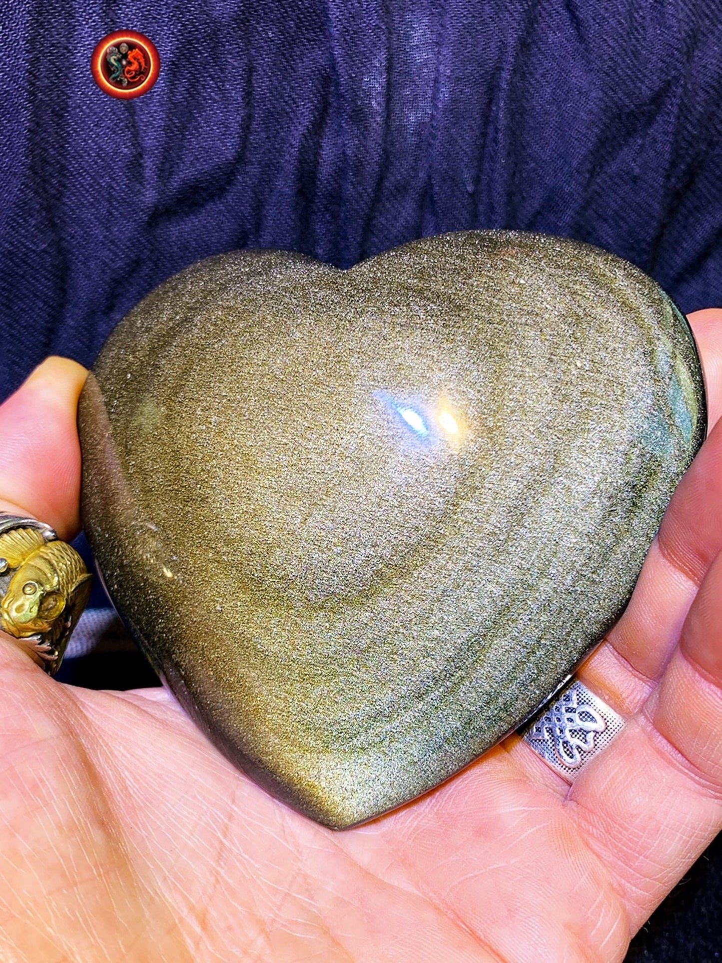 coeur en obsidienne dorée. Originaire du Mexique. Qualité A+ Dimensions de 100/90/34mm poids de 0,315kg - obsidian dragon