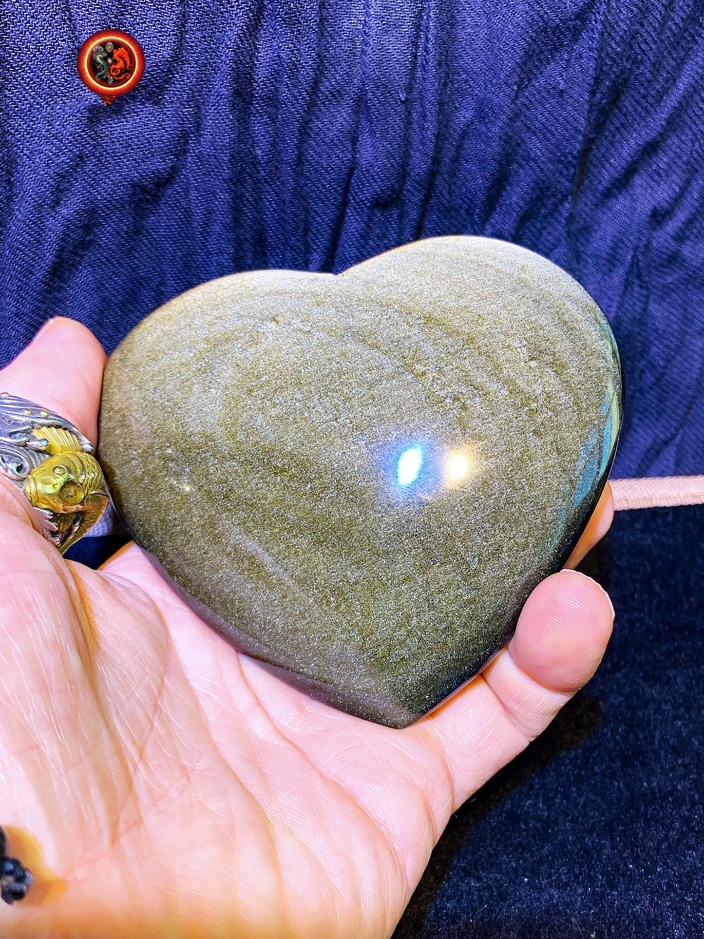 coeur en obsidienne dorée. Originaire du Mexique. Qualité A+ Dimensions de 100/90/34mm poids de 0,315kg - obsidian dragon