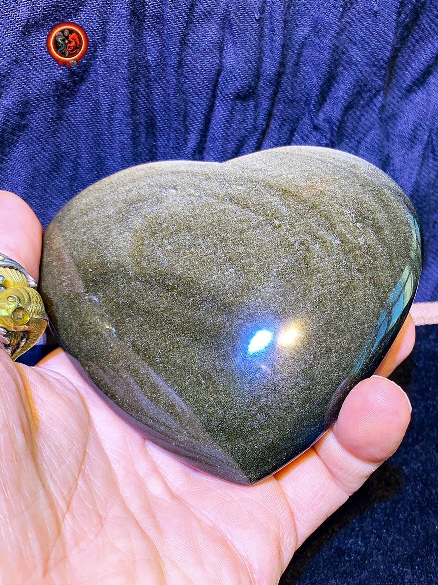 coeur en obsidienne dorée. Originaire du Mexique. Qualité A+ Dimensions de 100/90/34mm poids de 0,315kg - obsidian dragon