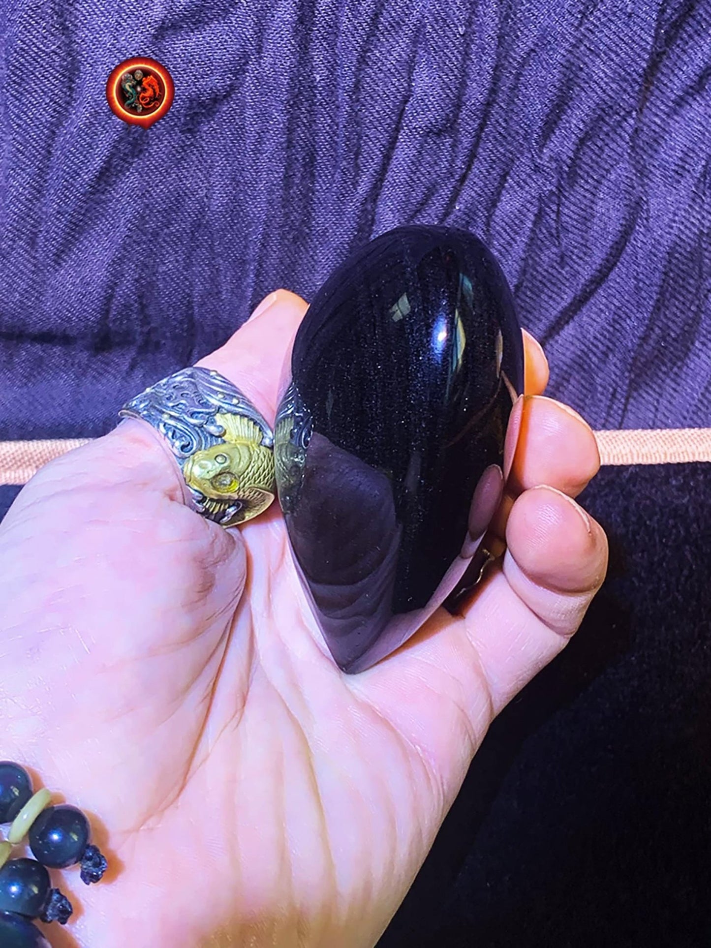 coeur en obsidienne dorée. Originaire du Mexique. Qualité A+ Dimensions de 85/80/42mm poids de 0,257kg - obsidian dragon
