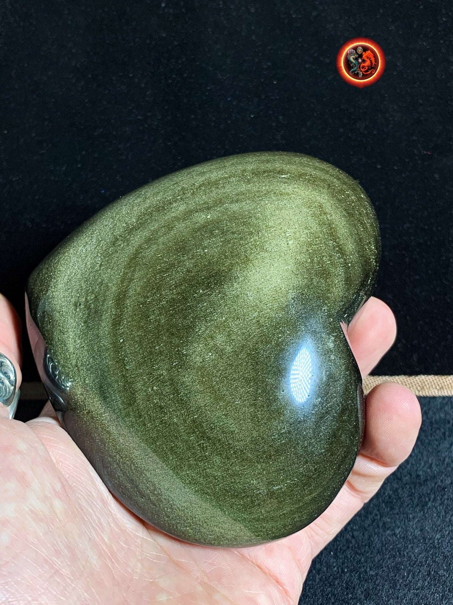 Grand coeur en obsidienne dorée. Originaire du Mexique. Qualité A+ Dimensions de 105/111/48mm poids de 0,583kg - obsidian dragon