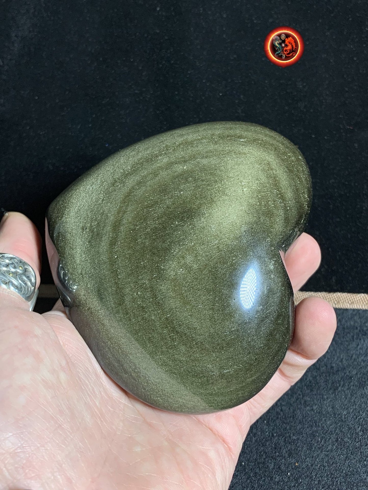 Grand coeur en obsidienne dorée. Originaire du Mexique. Qualité A+ Dimensions de 105/111/48mm poids de 0,583kg - obsidian dragon