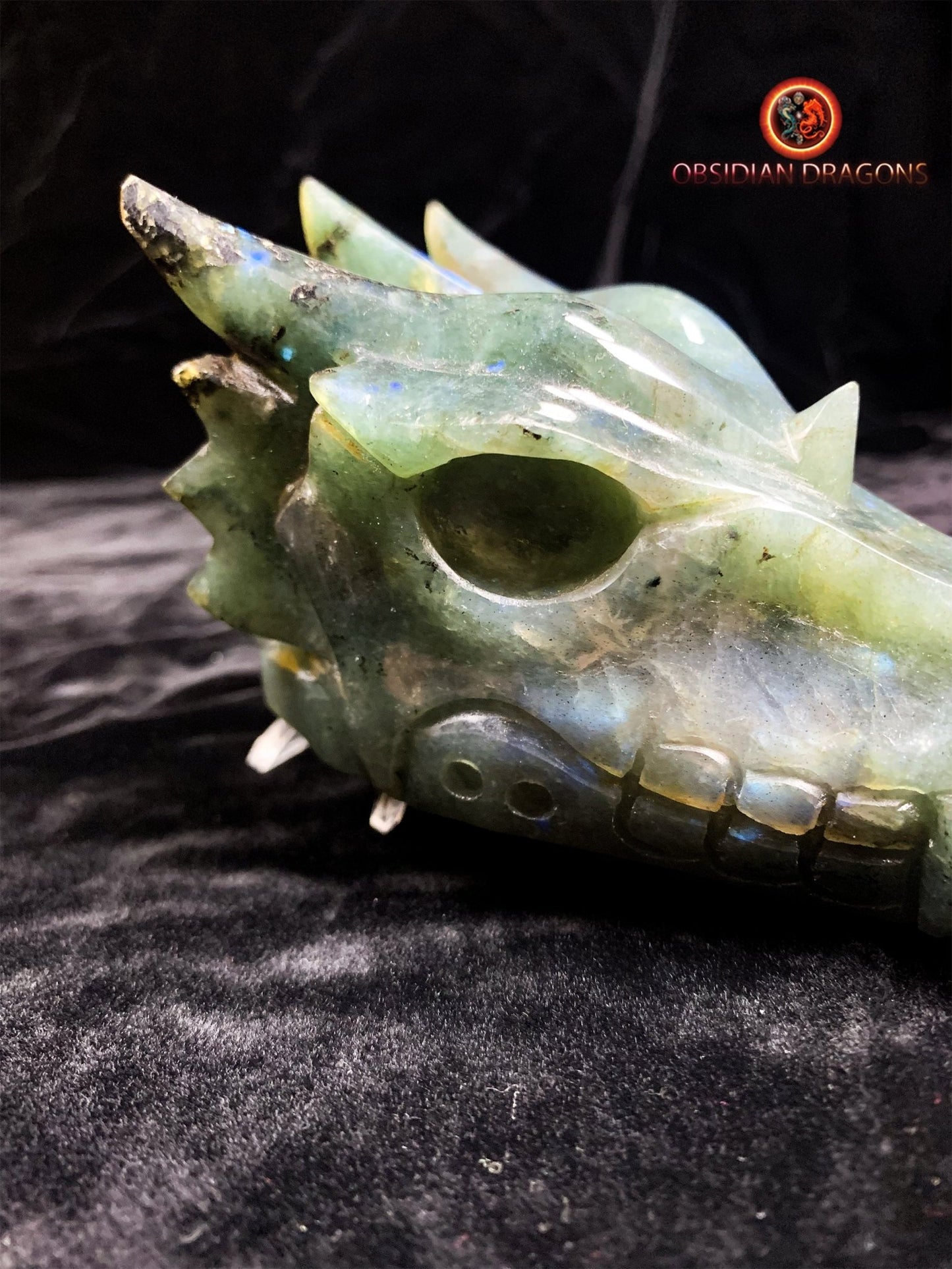 Dragon de méditation en labradorite