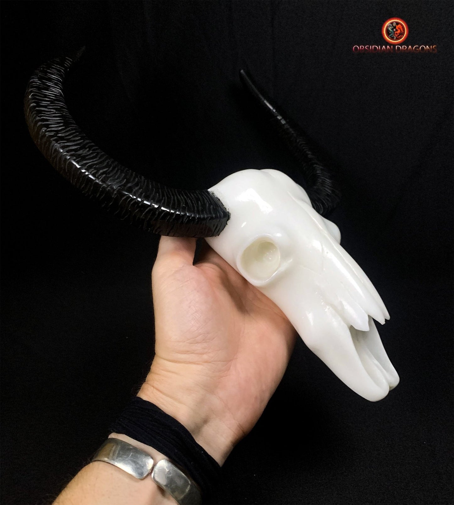 Crâne de Yak en Jade Noir et Blanc- artisanal