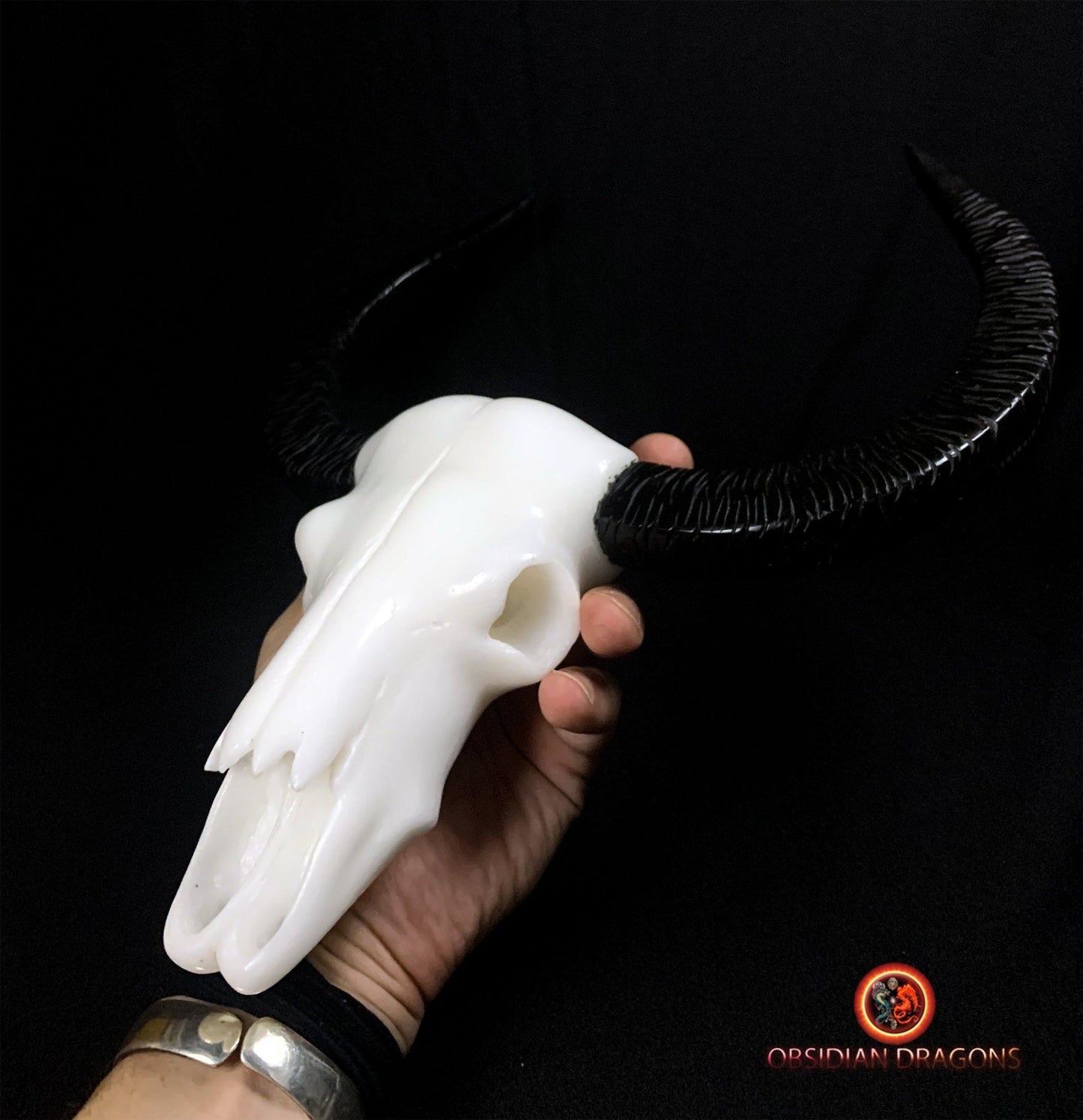 Crâne de Yak en Jade Noir et Blanc- artisanal