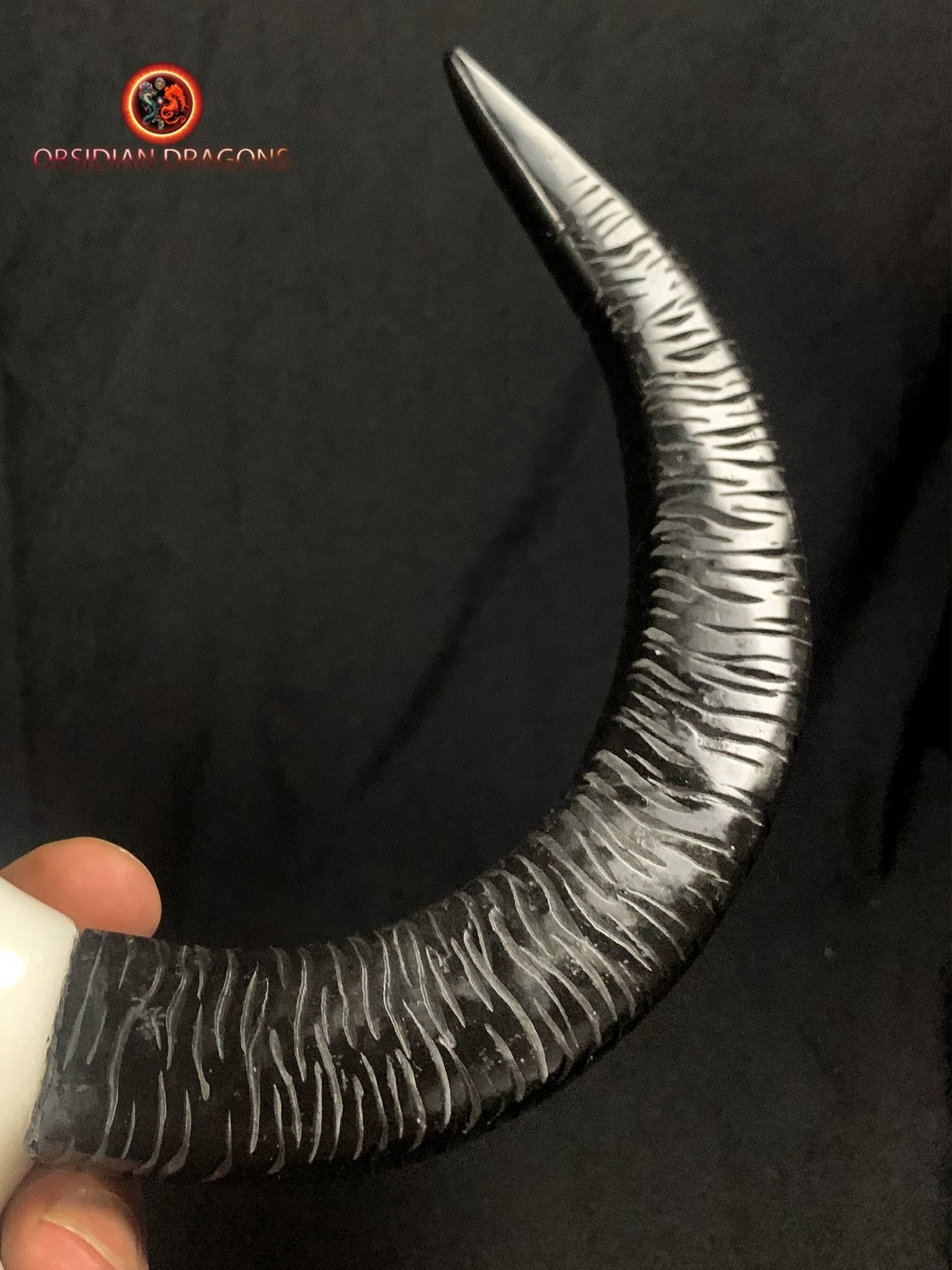 Crâne de Yak en Jade Noir et Blanc- artisanal