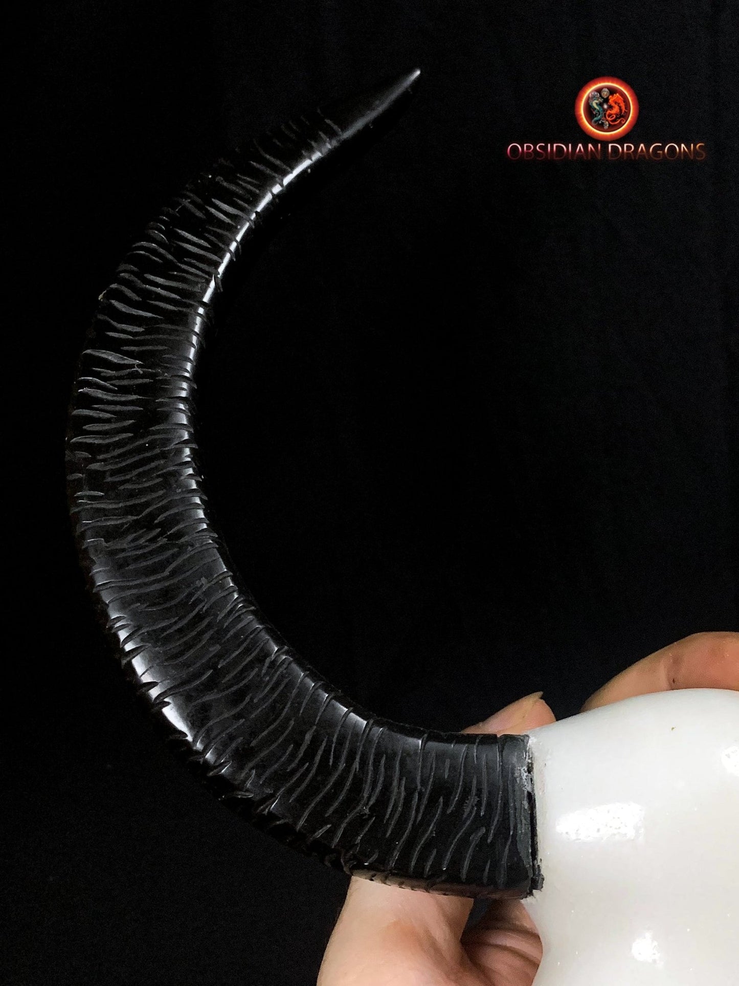 Crâne de Yak en Jade Noir et Blanc- artisanal