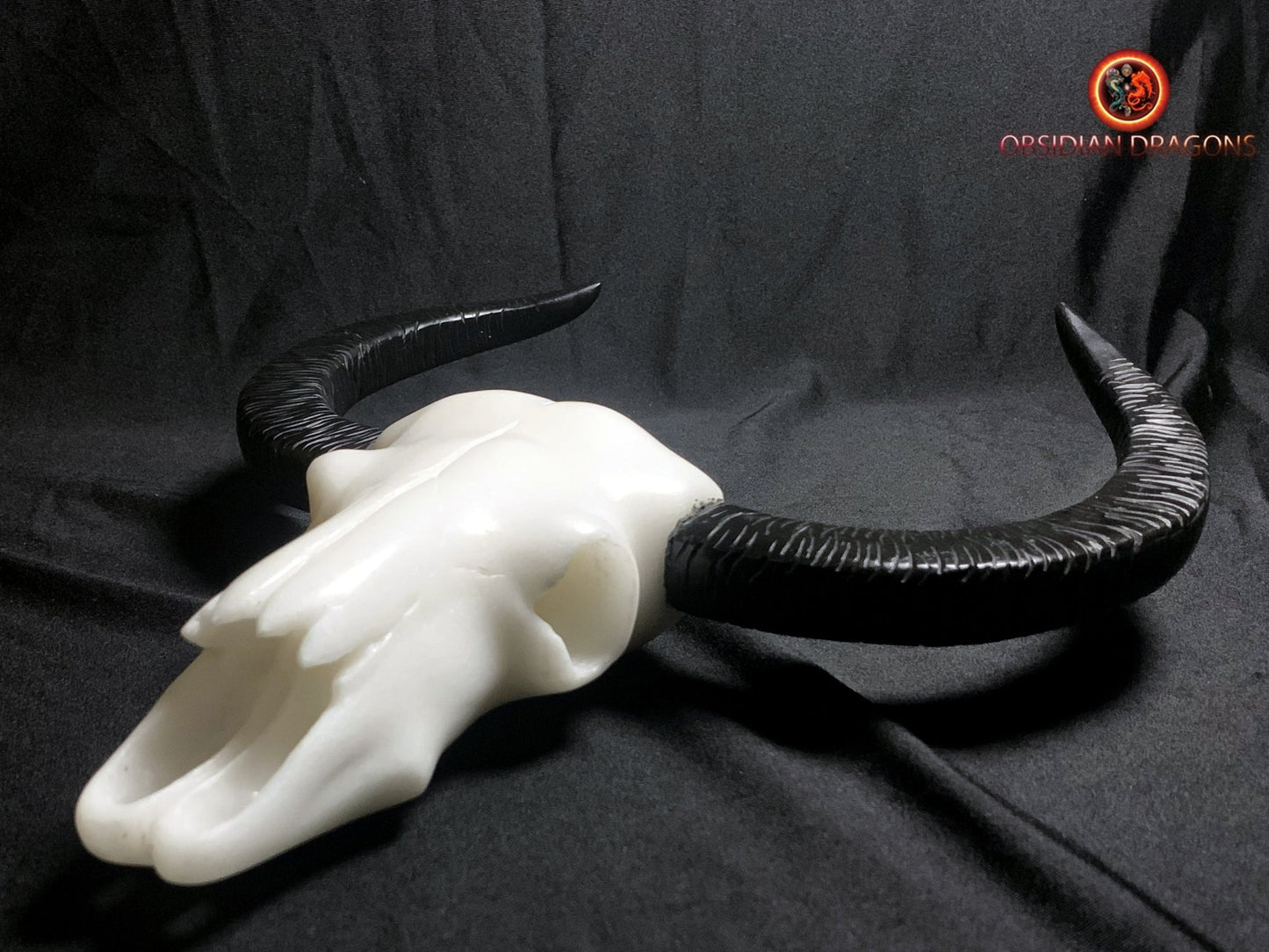 Crâne de Yak en Jade Noir et Blanc- artisanal