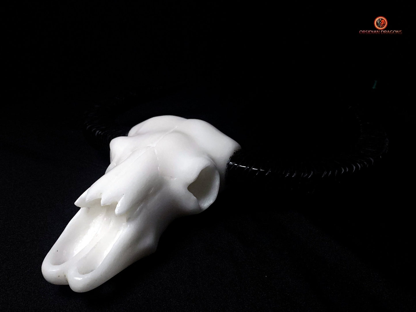 Crâne de Yak en Jade Noir et Blanc- artisanal
