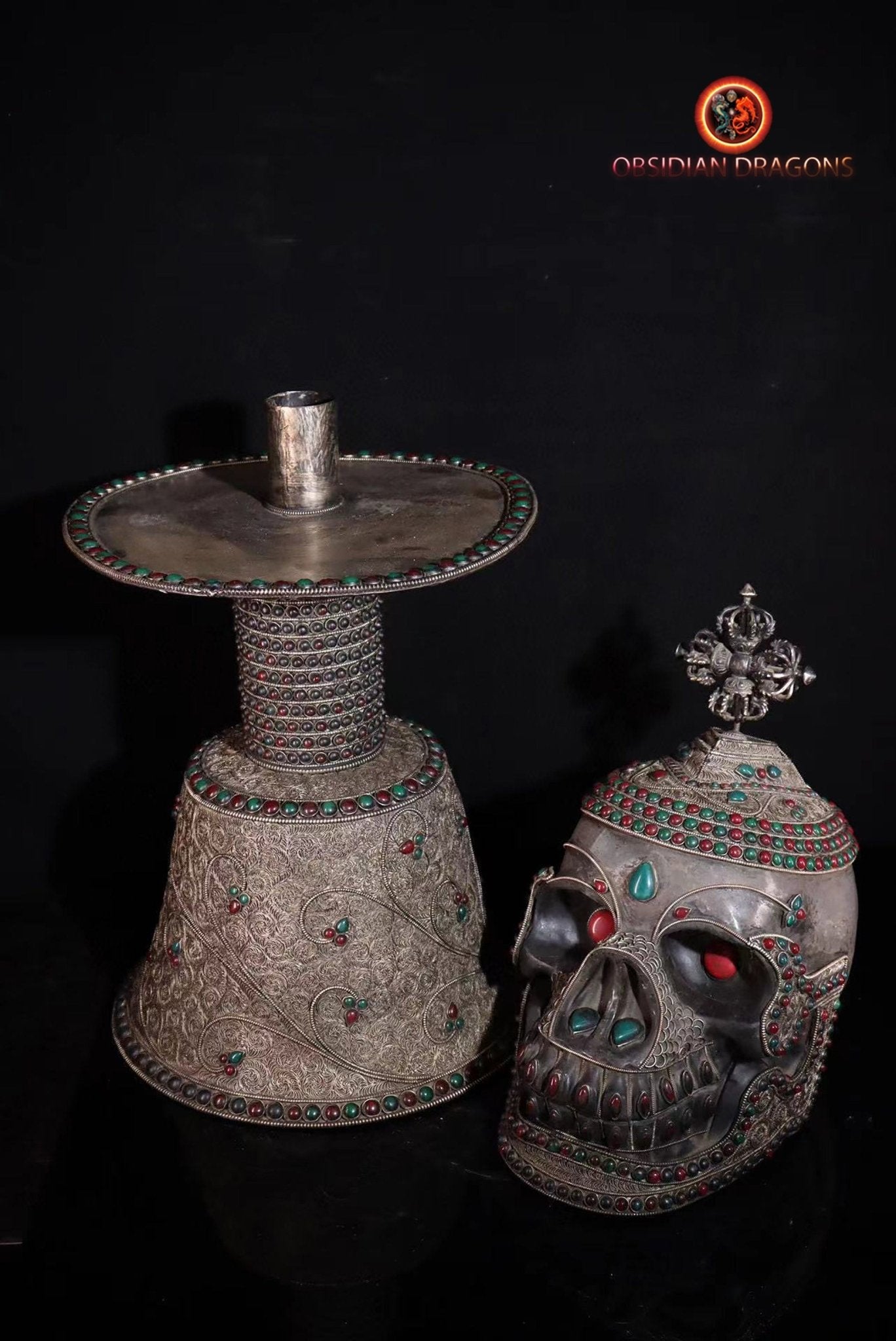 Grand crâne de cristal tibétain sur support- Pratiques tantriques