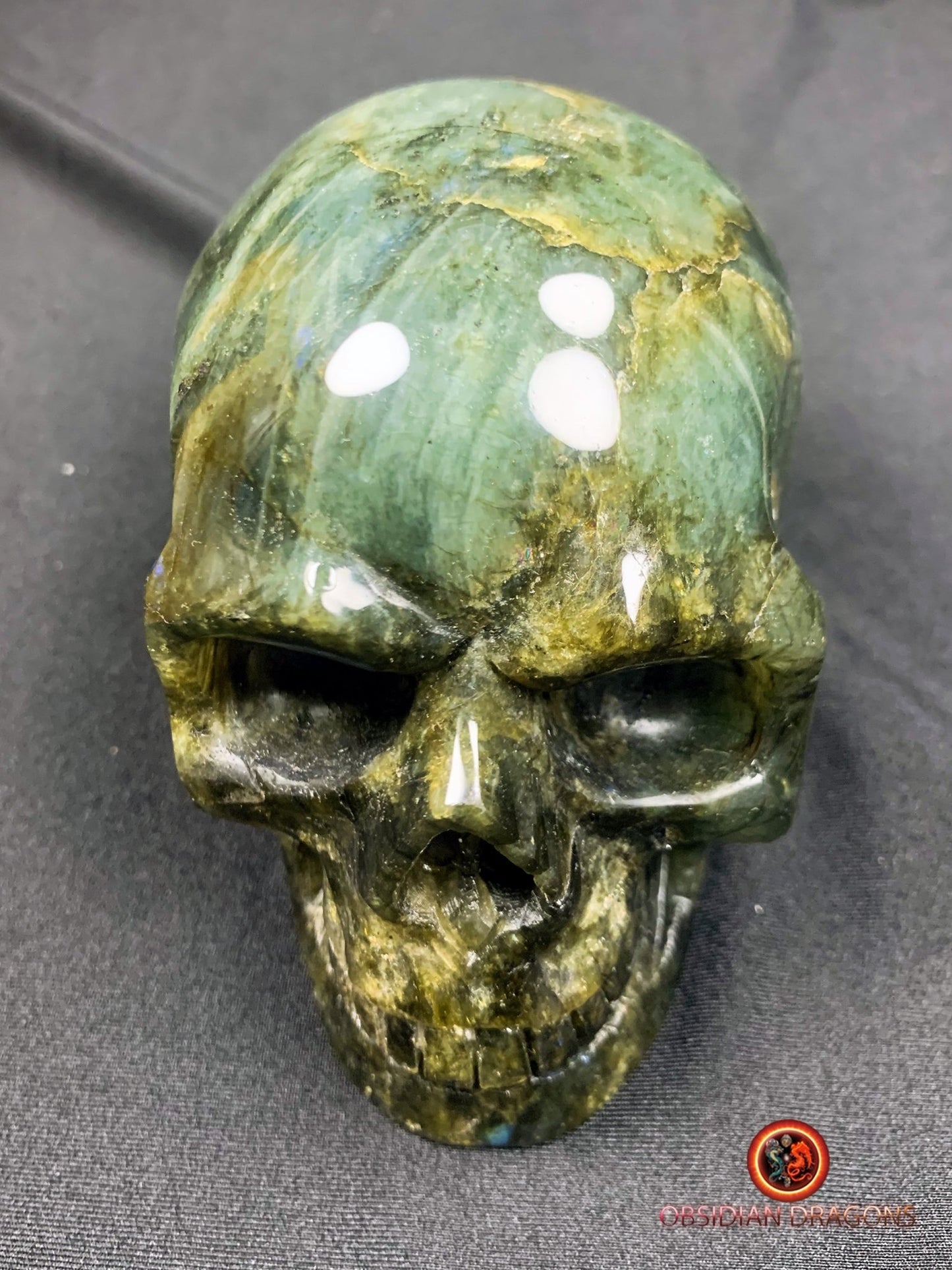 crâne de cristal en labradorite naturelle