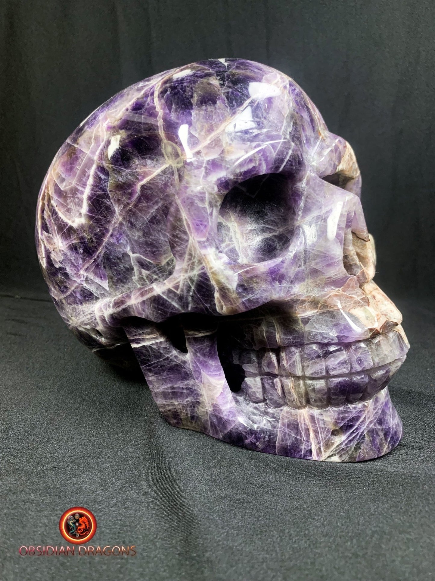 Très grand crâne de cristal en améthyste