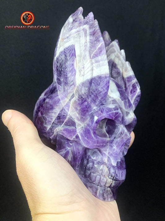 Crâne de cristal ailé en améthyste