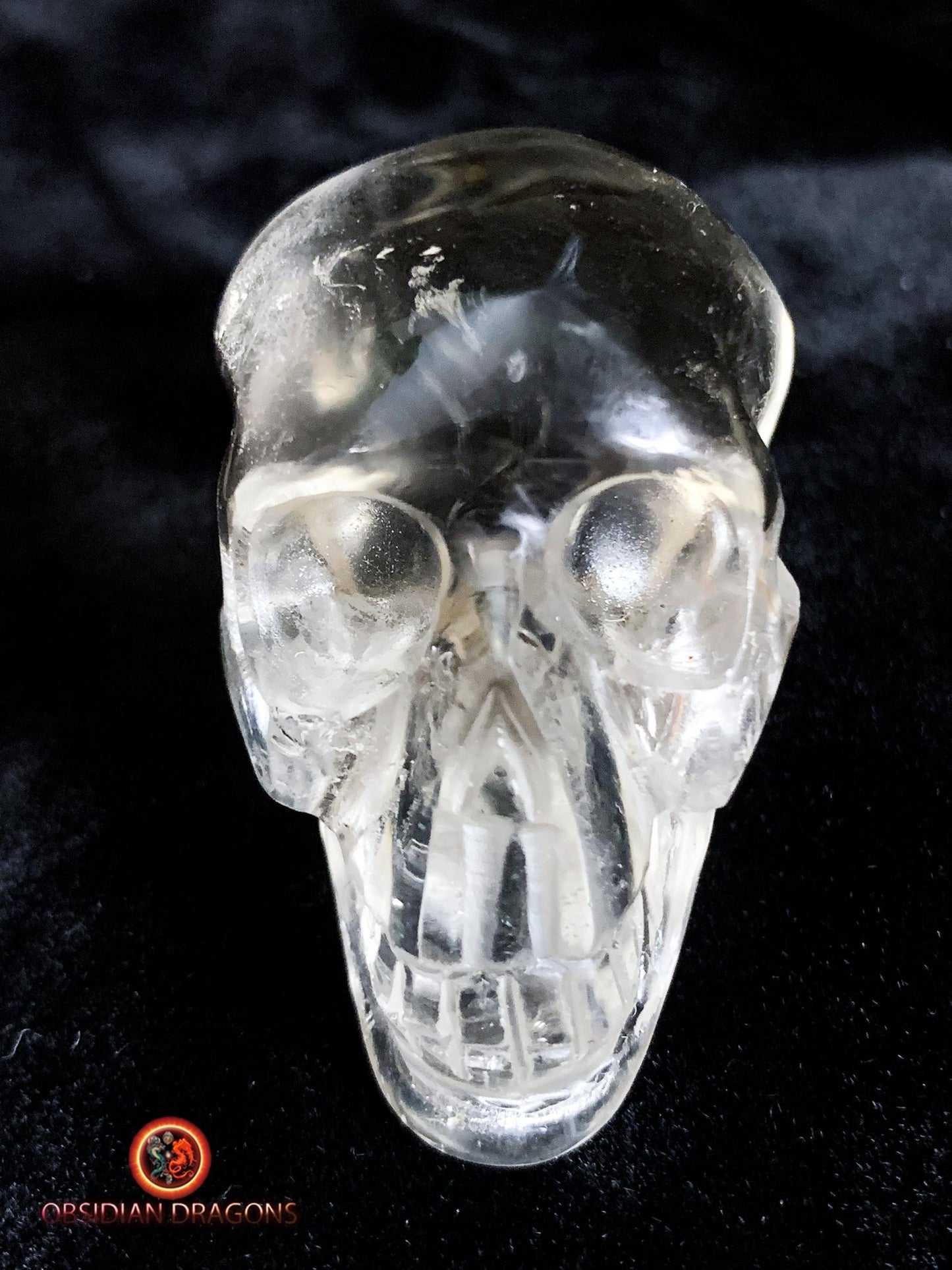 Petit crâne en cristal de roche himalayen- artisanal.