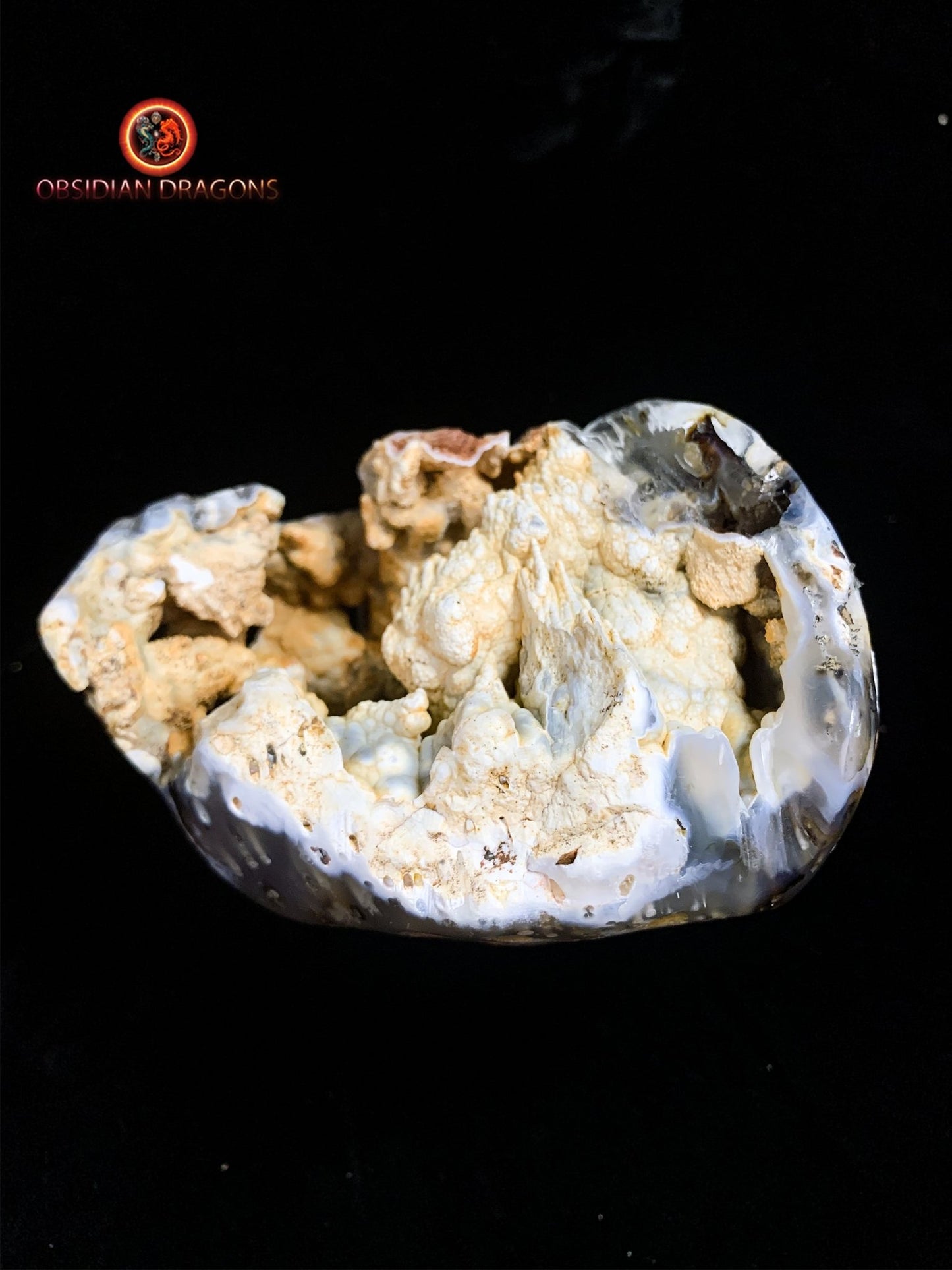 Crâne de cristal exceptionnel- Concrétions dans agate