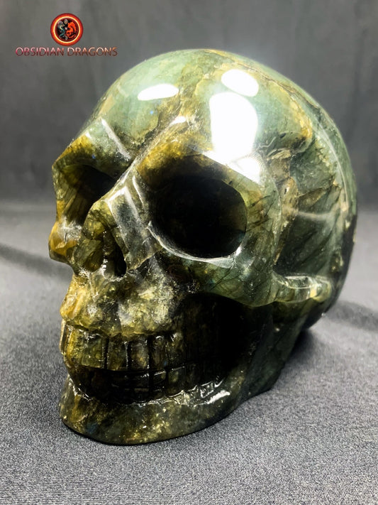 crâne de cristal en labradorite naturelle
