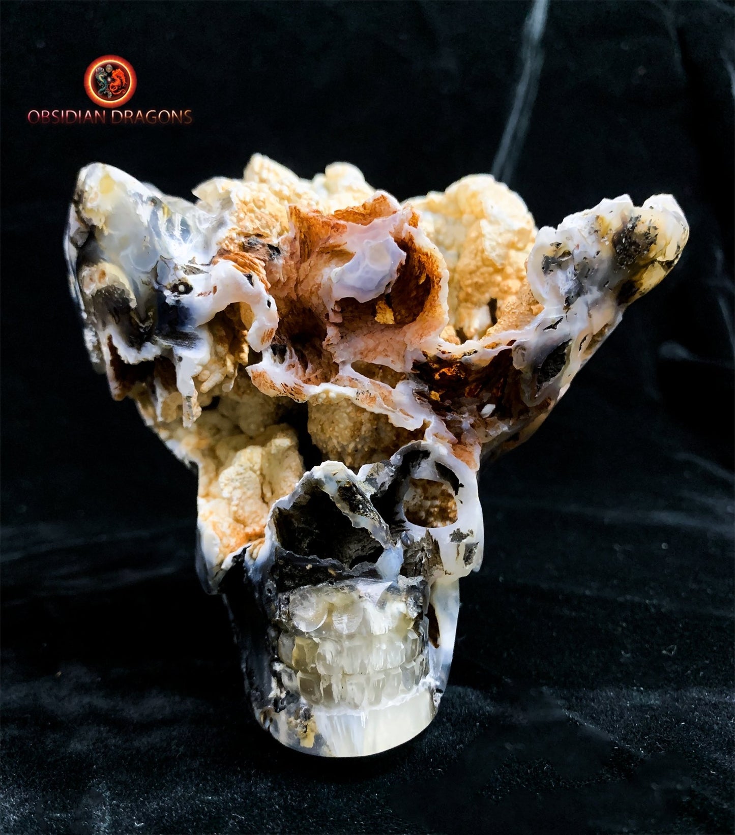 Crâne de cristal exceptionnel- Concrétions dans agate