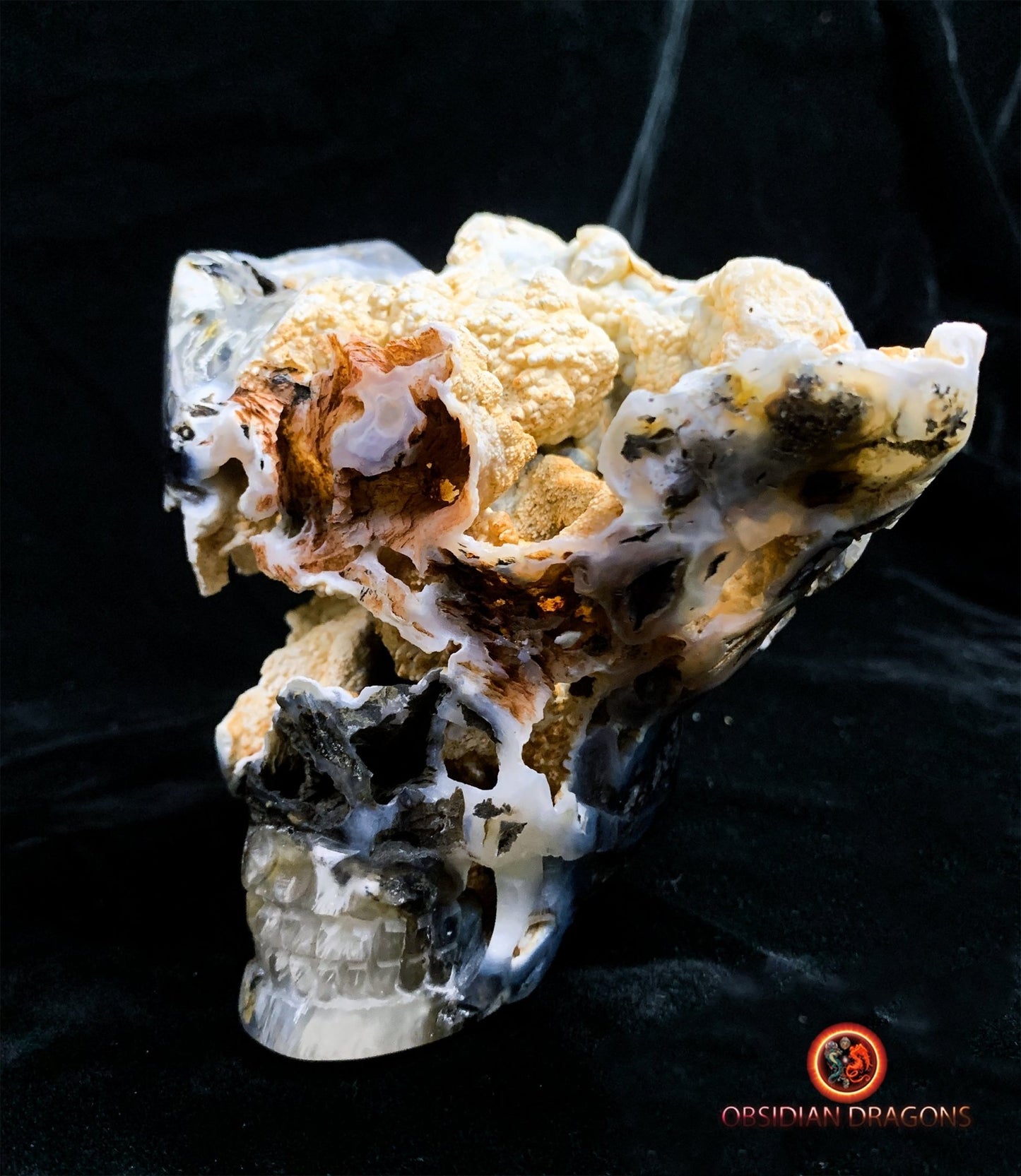 Crâne de cristal exceptionnel- Concrétions dans agate