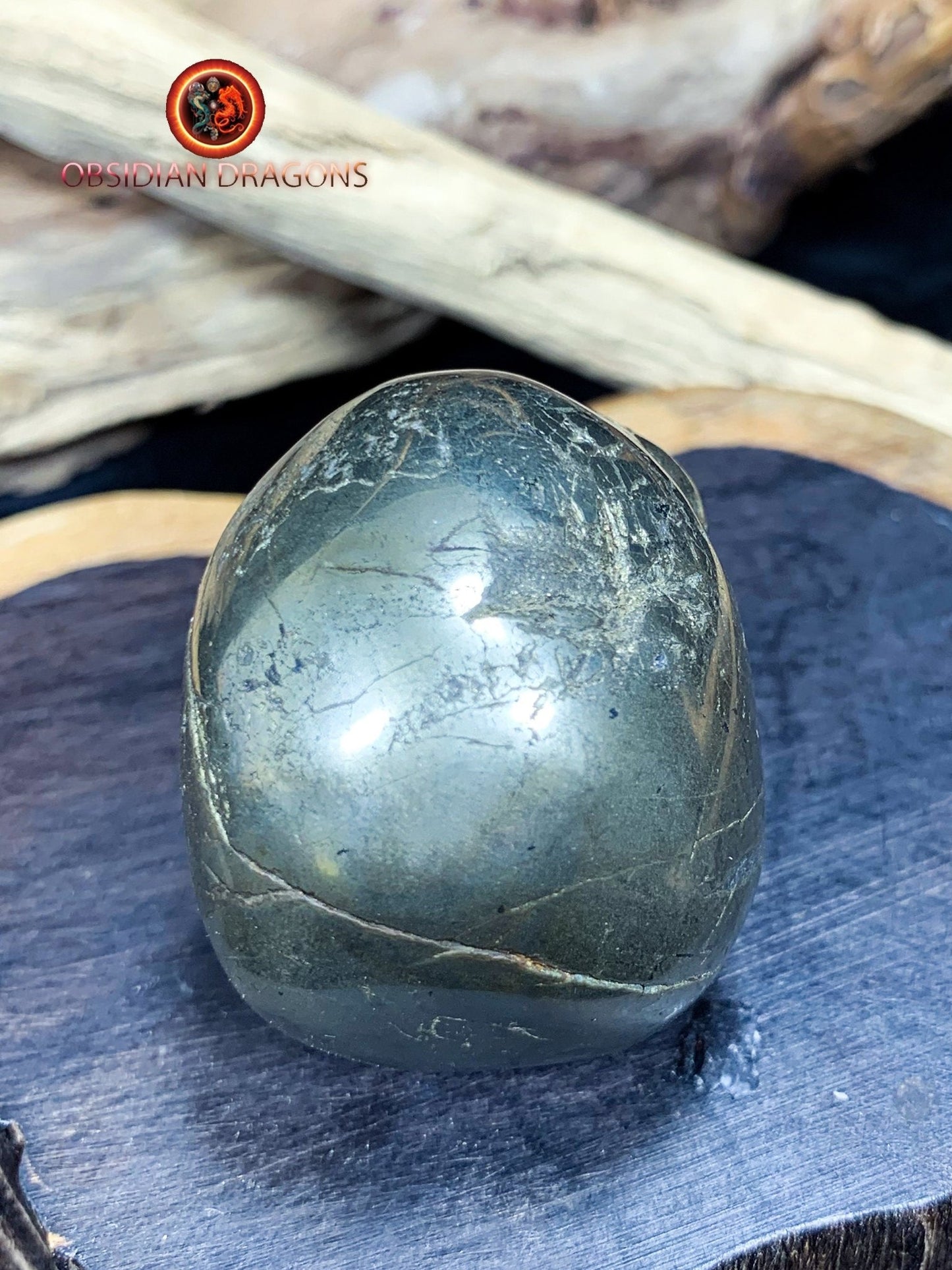 Crane de cristal. Crane sculpté en pierre naturelle. Crane en pyrite naturelle. Pièce unique. vanité, tete de mort - obsidian dragon