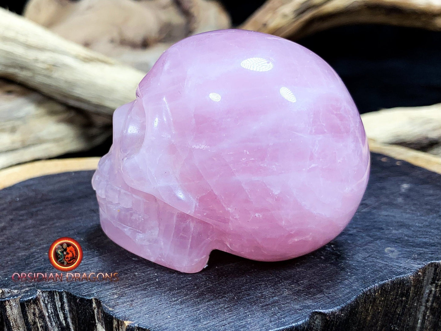 Crane de cristal. Crane sculpté en pierre naturelle. Crane en quartz rose naturel. Pièce unique. vanité, tete de mort - obsidian dragon