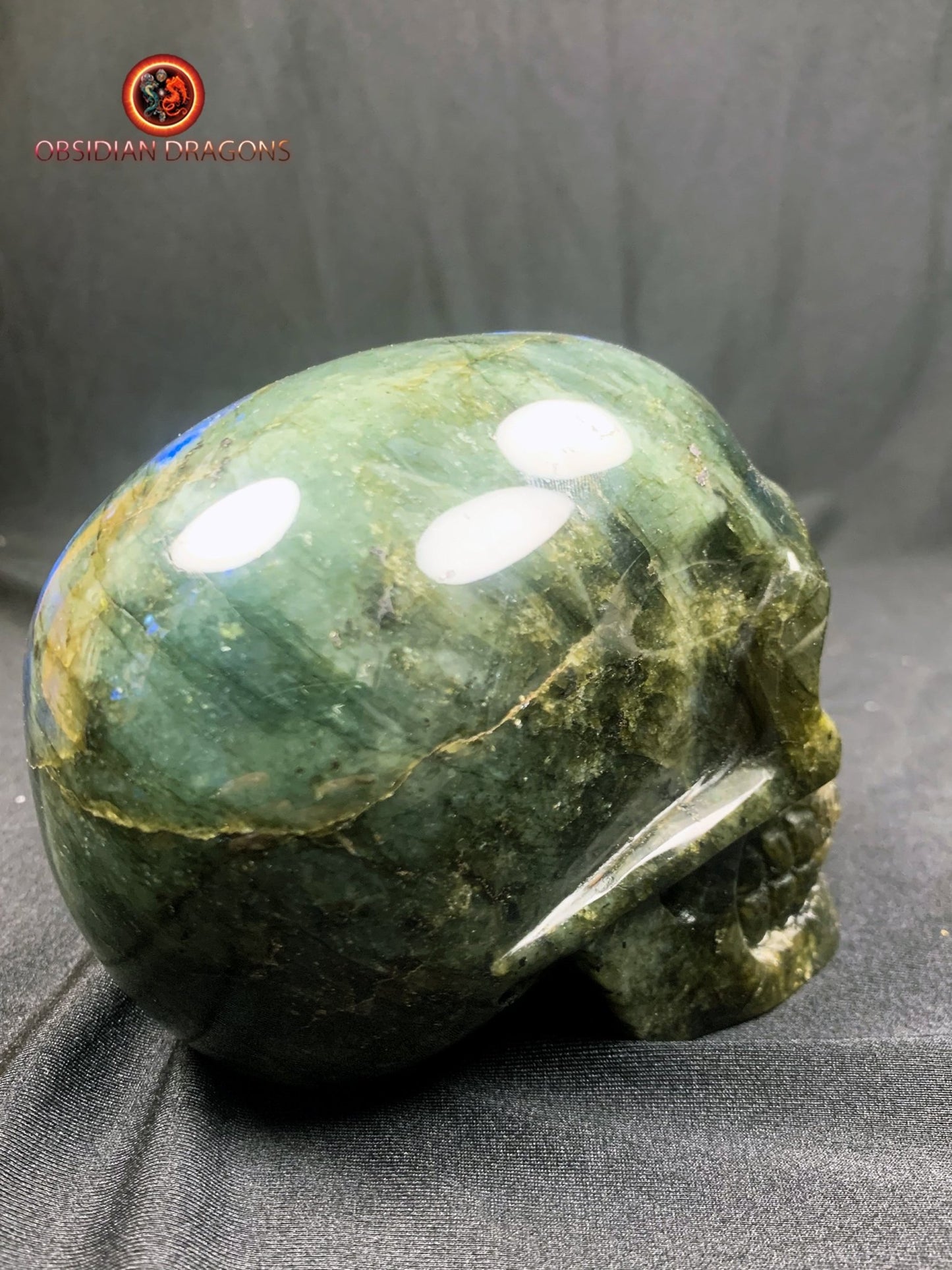 crâne de cristal en labradorite naturelle
