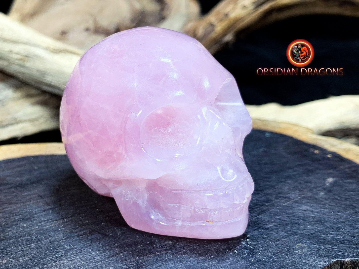 Crane de cristal. Crane sculpté en pierre naturelle. Crane en quartz rose naturel. Pièce unique. vanité, tete de mort - obsidian dragon