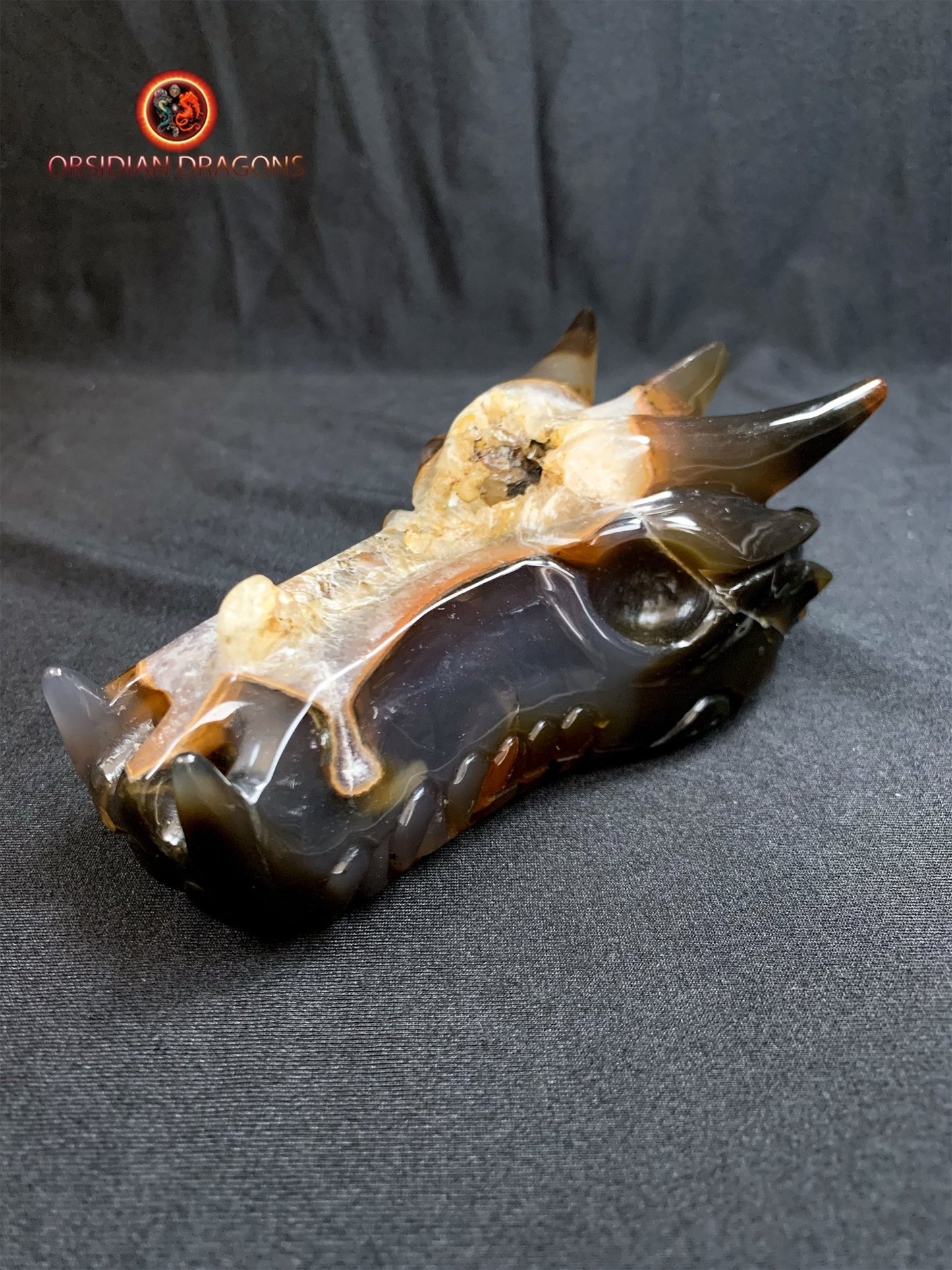 Crâne de dragon- artisanal- géode de quartz