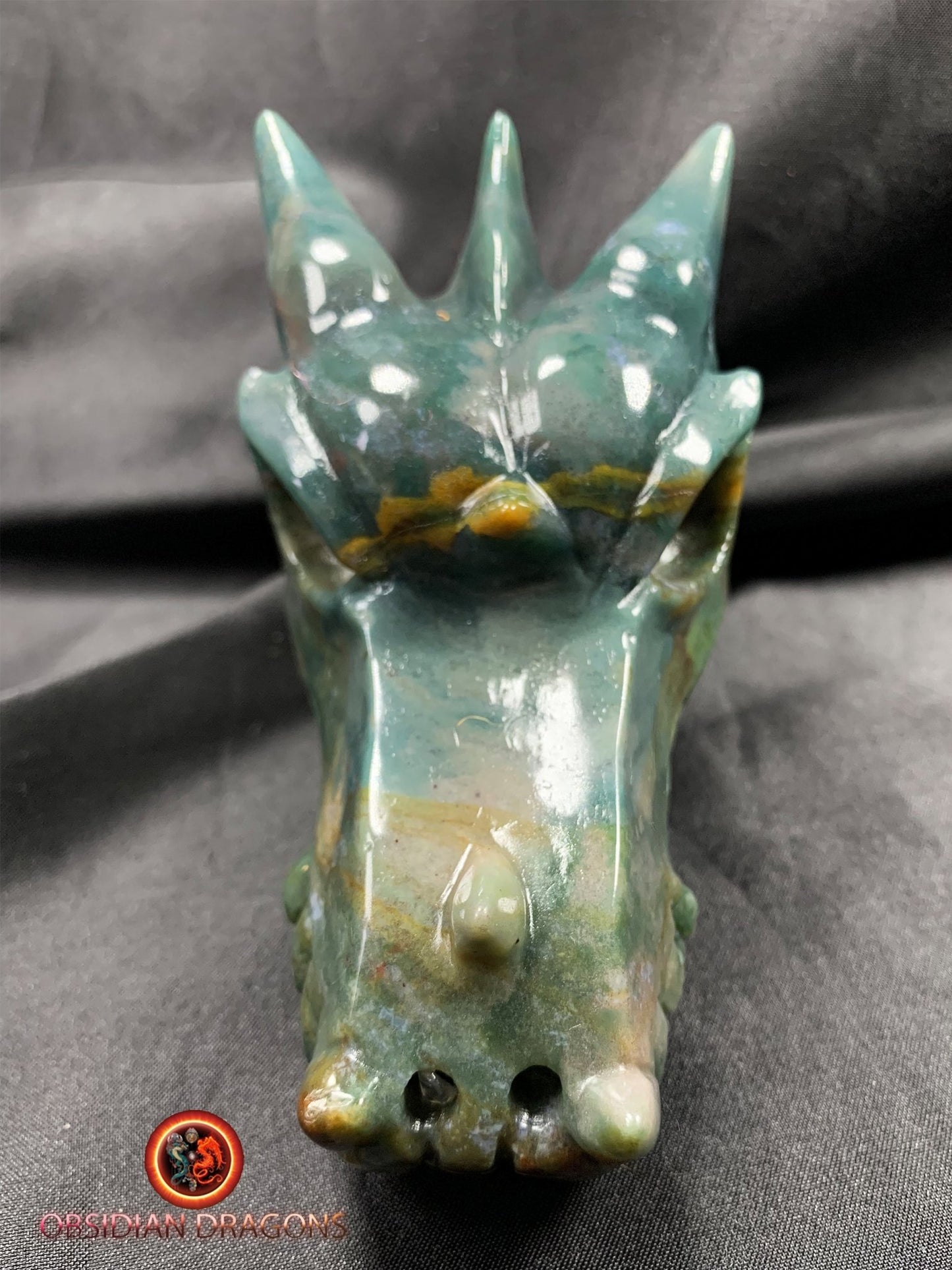 crâne de dragon en agate mousse, moss agat dragon skull
