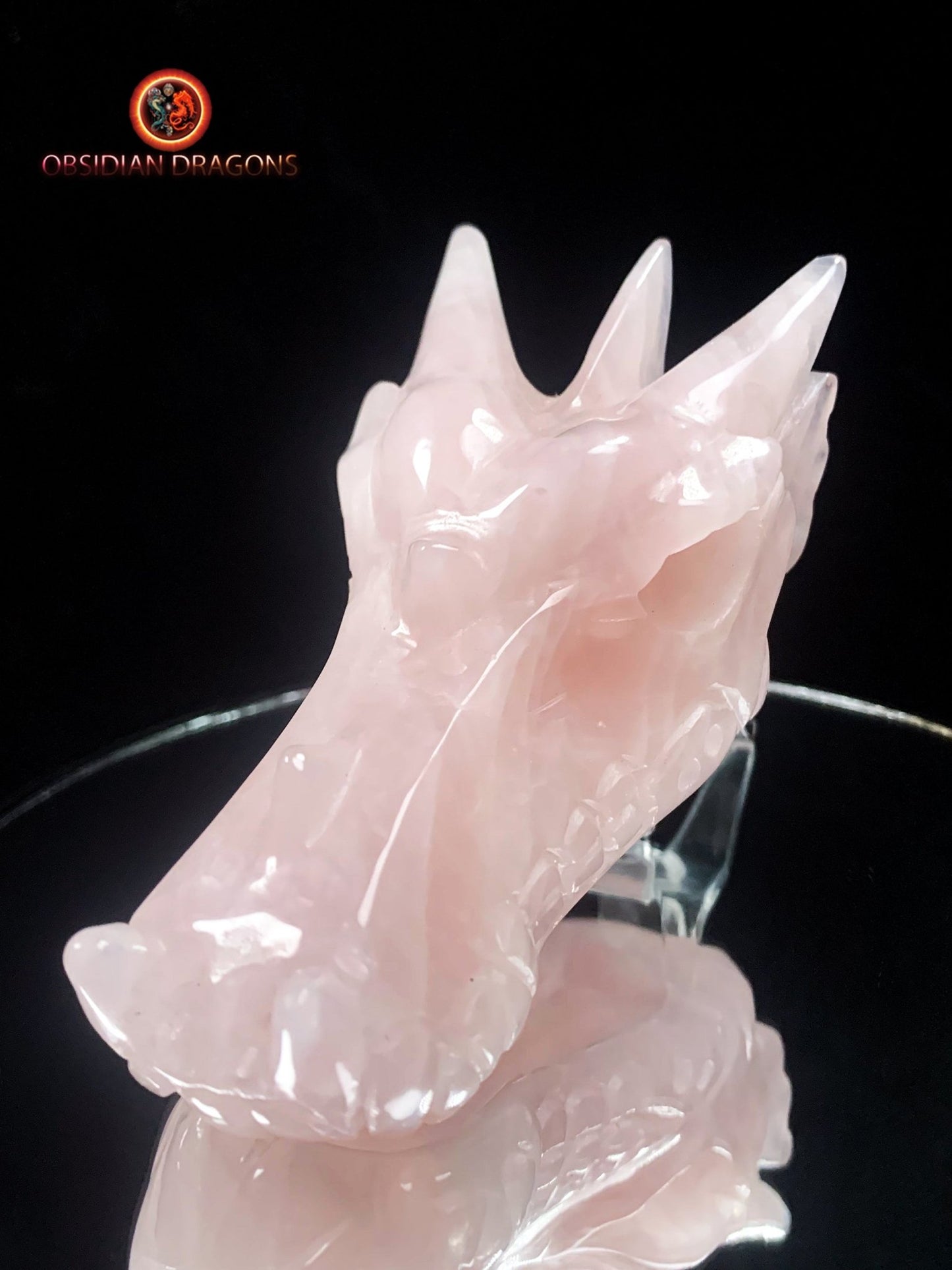 Crâne de dragon en quartz rose- pièce unique