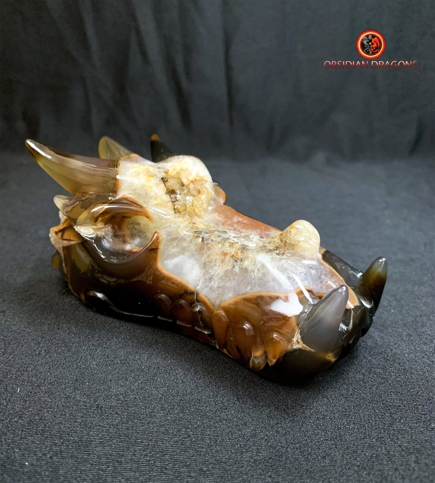 Crâne de dragon- artisanal- géode de quartz