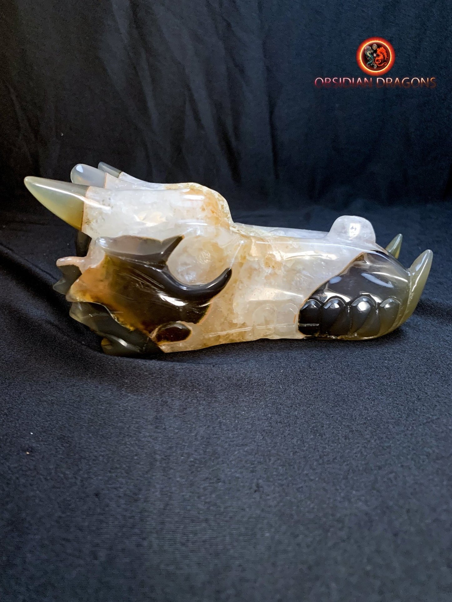 Crâne de dragon- artisanal- géode de quartz