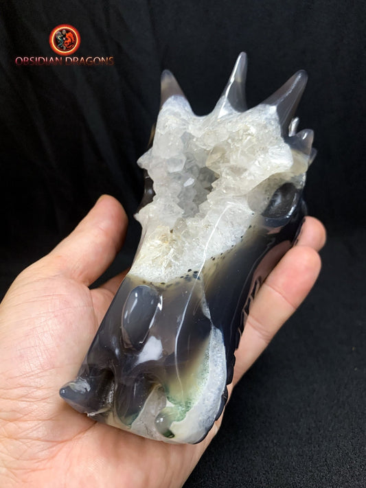 Crâne de dragon- artisanal- géode de quartz