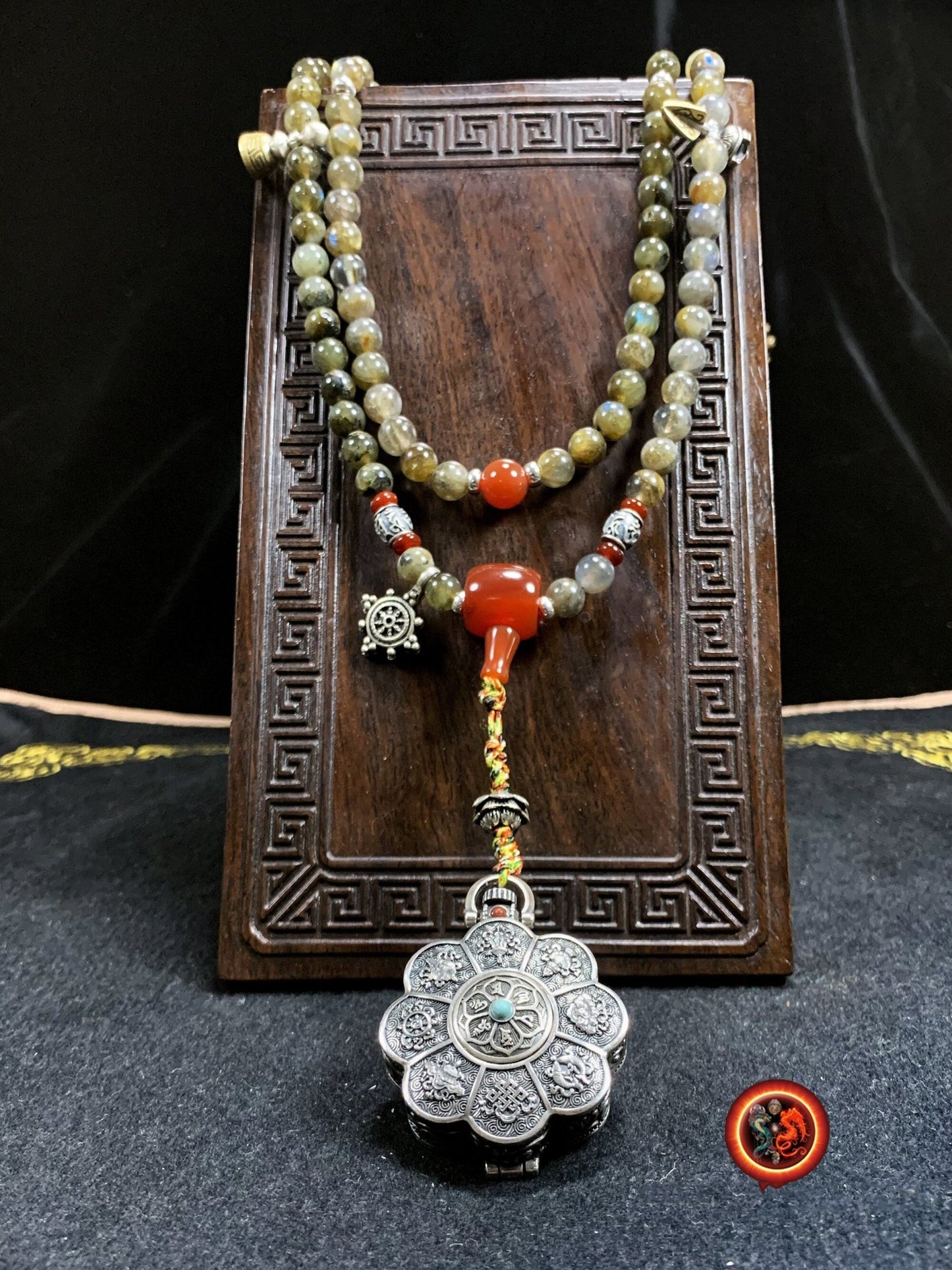 mala 108 perles de labradorite, cornaline, reliquaire tibétain et compteur en argent massif 925/1000ème - obsidian dragon