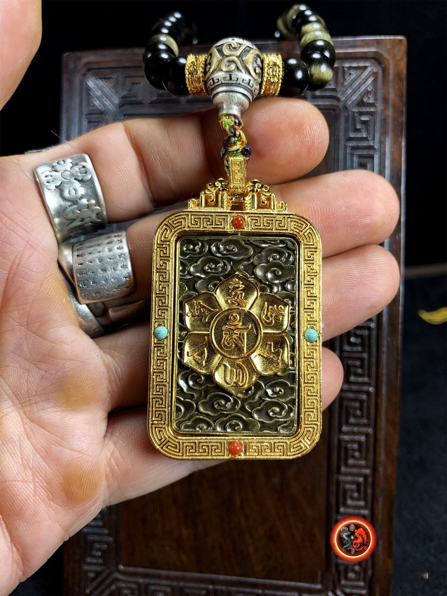 Mala, chapelet bouddhiste tibetain 108 perles d'obsidiennes dorées de qualité A+. Jade, argent 925, cuivre, or, Amulette Manjushri. - obsidian dragon