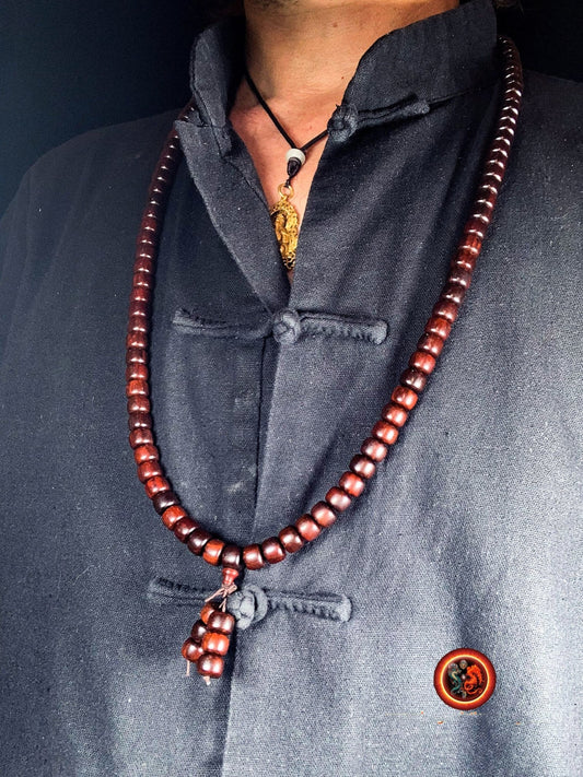 Mala en bois de santal rouge. 108 perles de collection, qualité exceptionnelle.