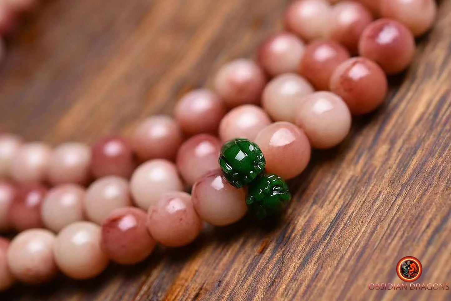 Mala, chapelet bouddhiste traditionnel tibétain. 108 perles d'os de chameau, jade . méditation sur l'impermanence - obsidian dragon