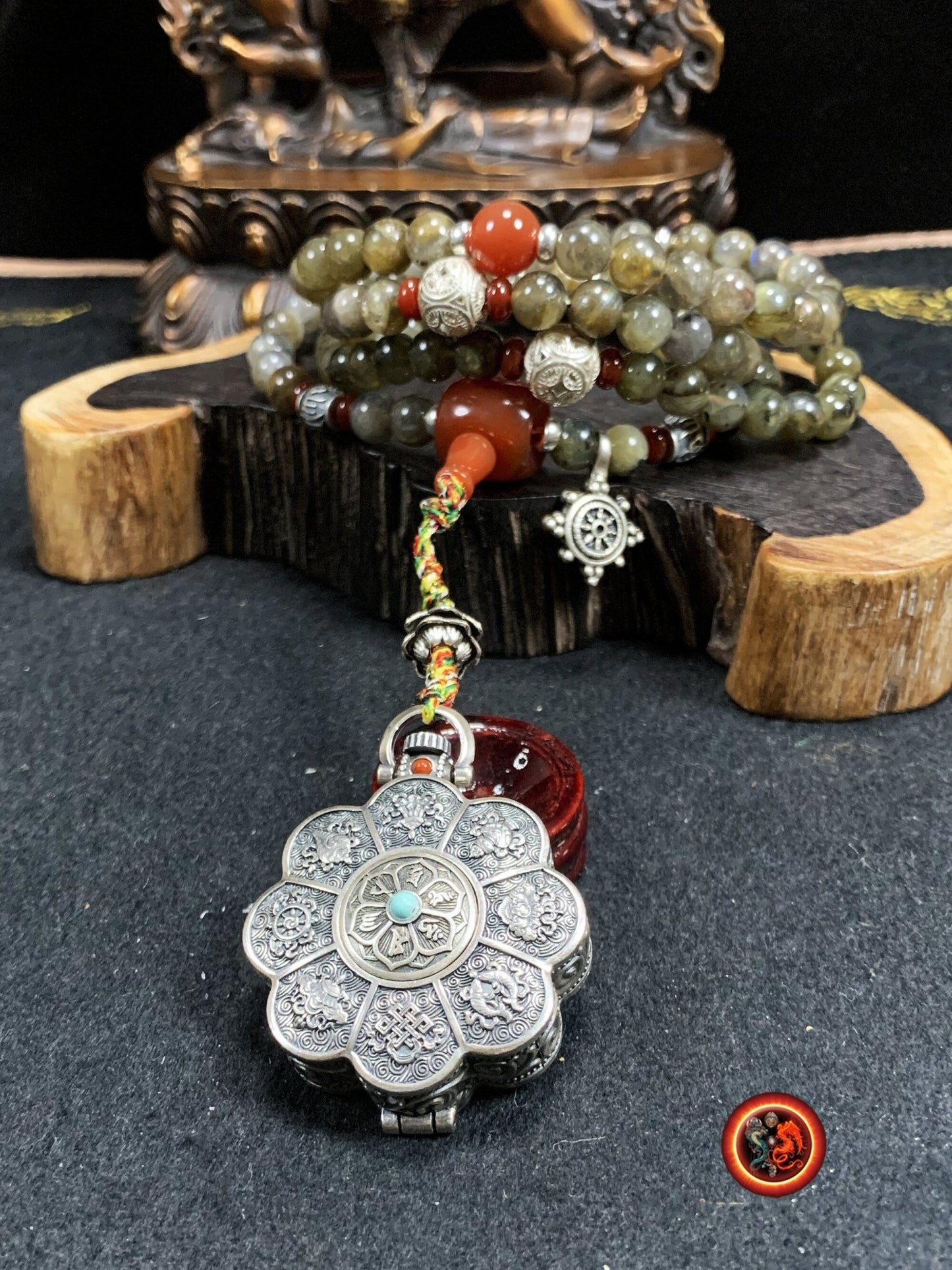 mala 108 perles de labradorite, cornaline, reliquaire tibétain et compteur en argent massif 925/1000ème - obsidian dragon