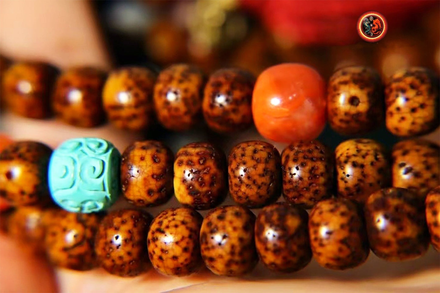 Mala chapelet bouddhiste 108 perles de pipal (bodhi). Turquoise. Agate nan hong du Yunnan. Dragon en bois de cerf. mala traditionnel. - obsidian dragon