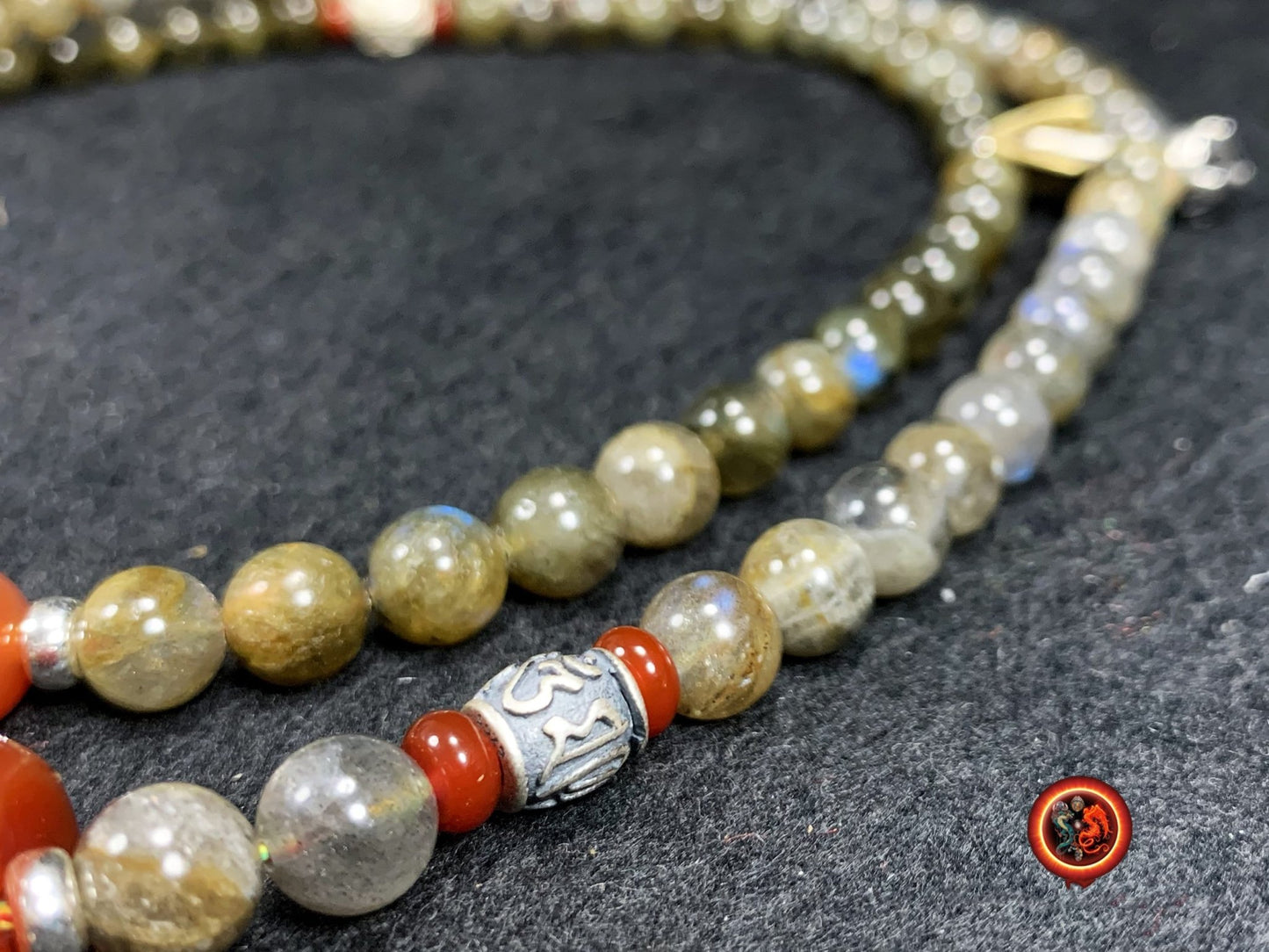 mala 108 perles de labradorite, cornaline, reliquaire tibétain et compteur en argent massif 925/1000ème - obsidian dragon