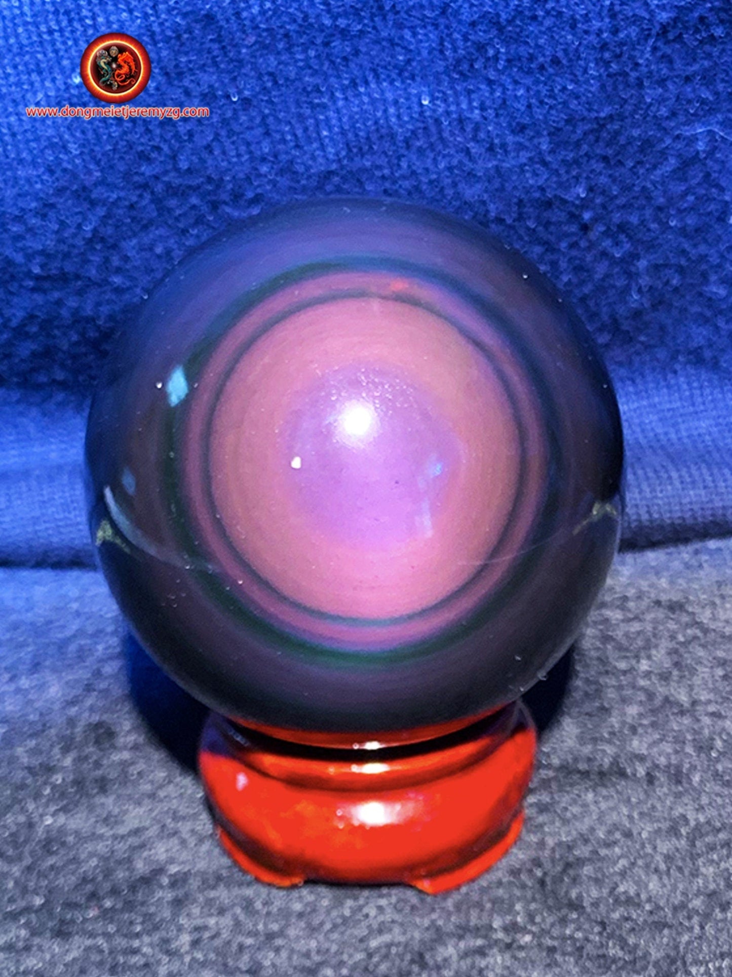 sphère en obsidienne oeil celeste de qualité exceptionnelle, pièce rare de collection. 0.362 kg 22.30cm de circonférence 7.10 cm de diamètre - obsidian dragon