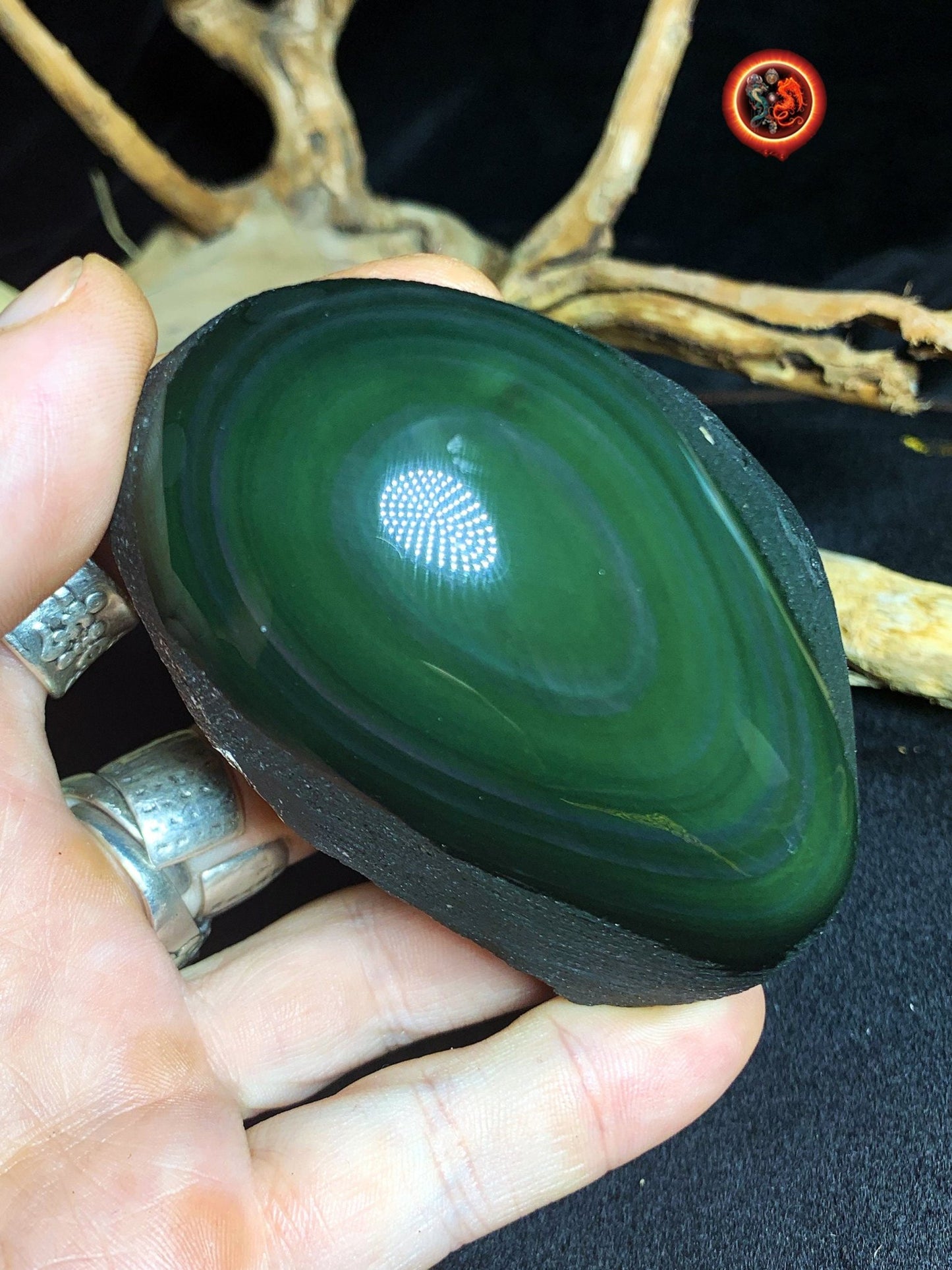 forme libre en obsidienne oeil celeste. Semi brute. 81/55/60 mm 0,218 kg. Obsidienne naturelle du mexique - obsidian dragon